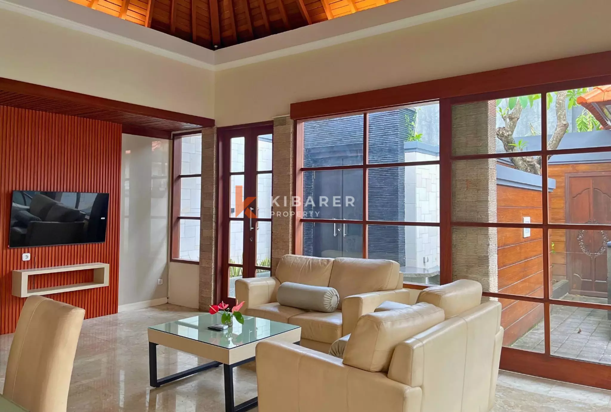Batu Belig Retreat – 3-Bedroom Villa with Jacuzzi Pool Near Popular Spots — image 3