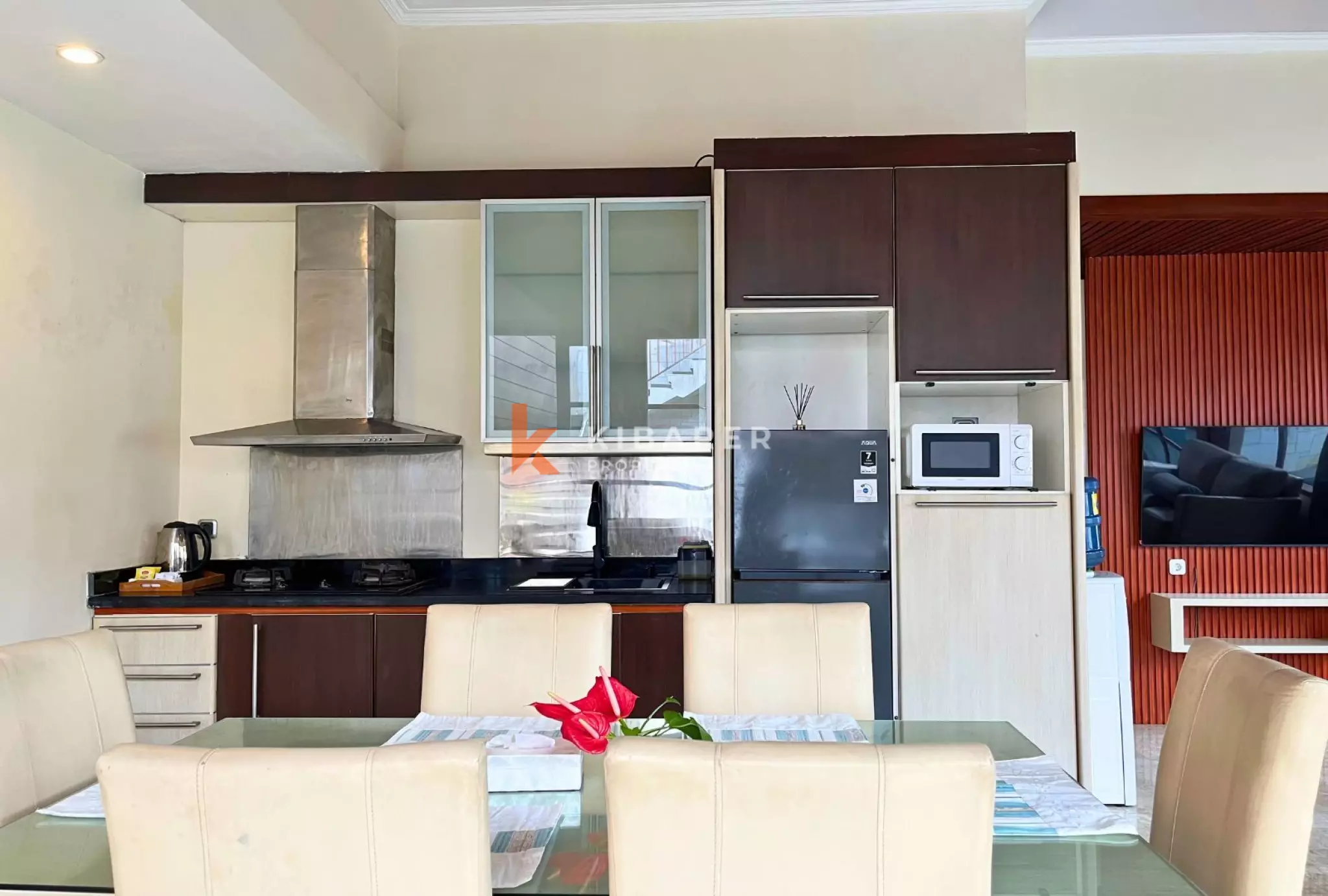 Batu Belig Retreat – 3-Bedroom Villa with Jacuzzi Pool Near Popular Spots — image 6