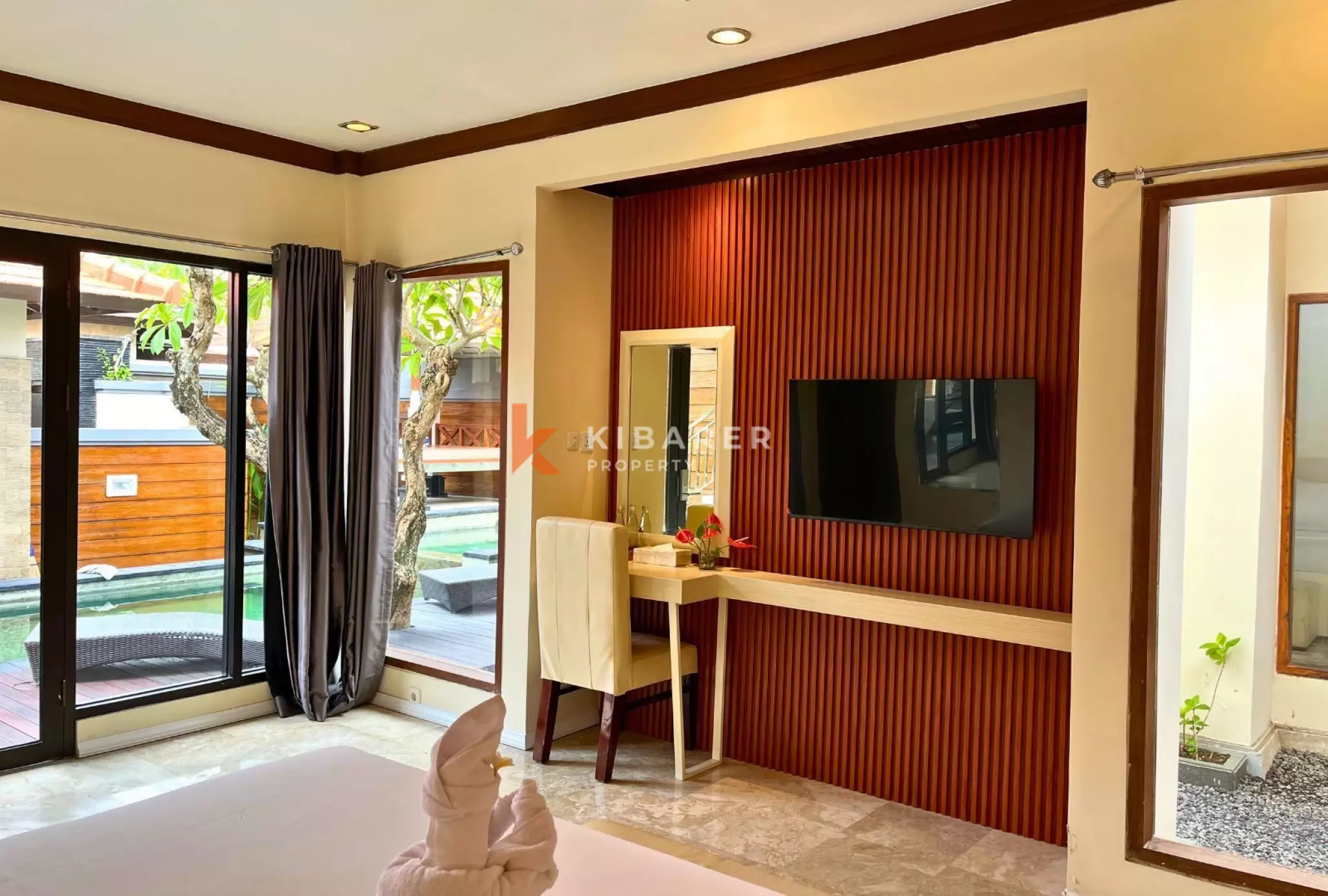 Batu Belig Retreat – 3-Bedroom Villa with Jacuzzi Pool Near Popular Spots — image 12