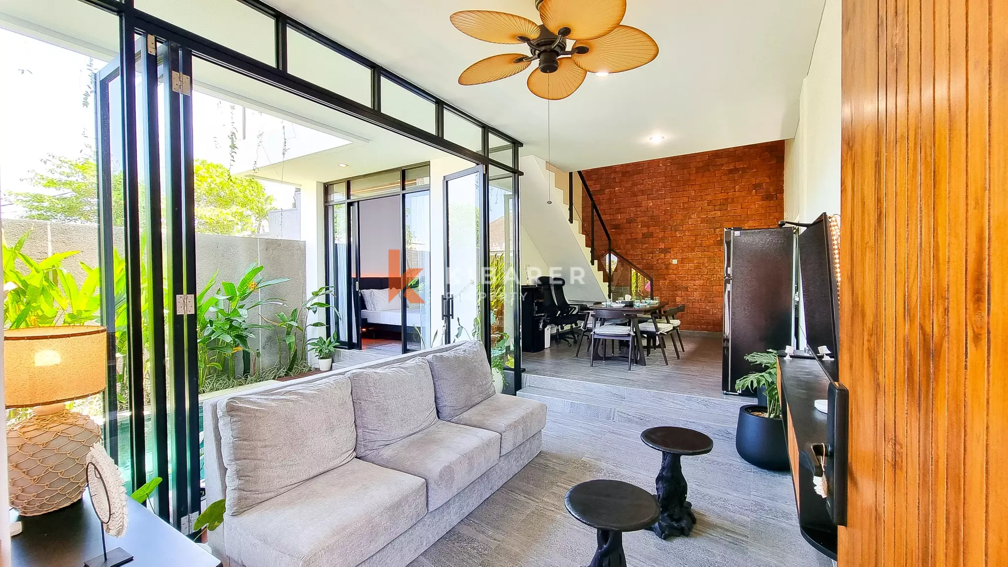 Contemporary Three-Bedroom Villa with Remote Work Space in Umalas — image 6
