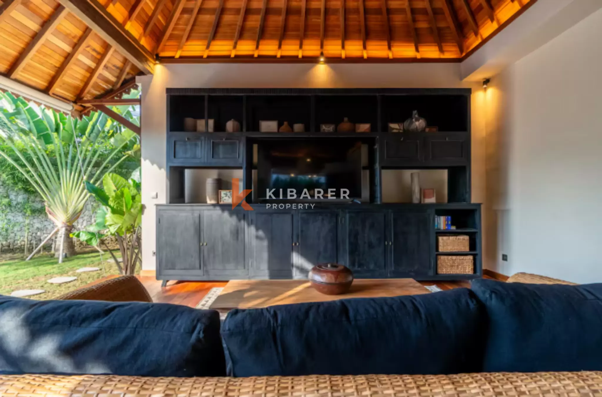 Stunning 3-Bedroom Bali Villa with Garden View Near Canggu — image 3