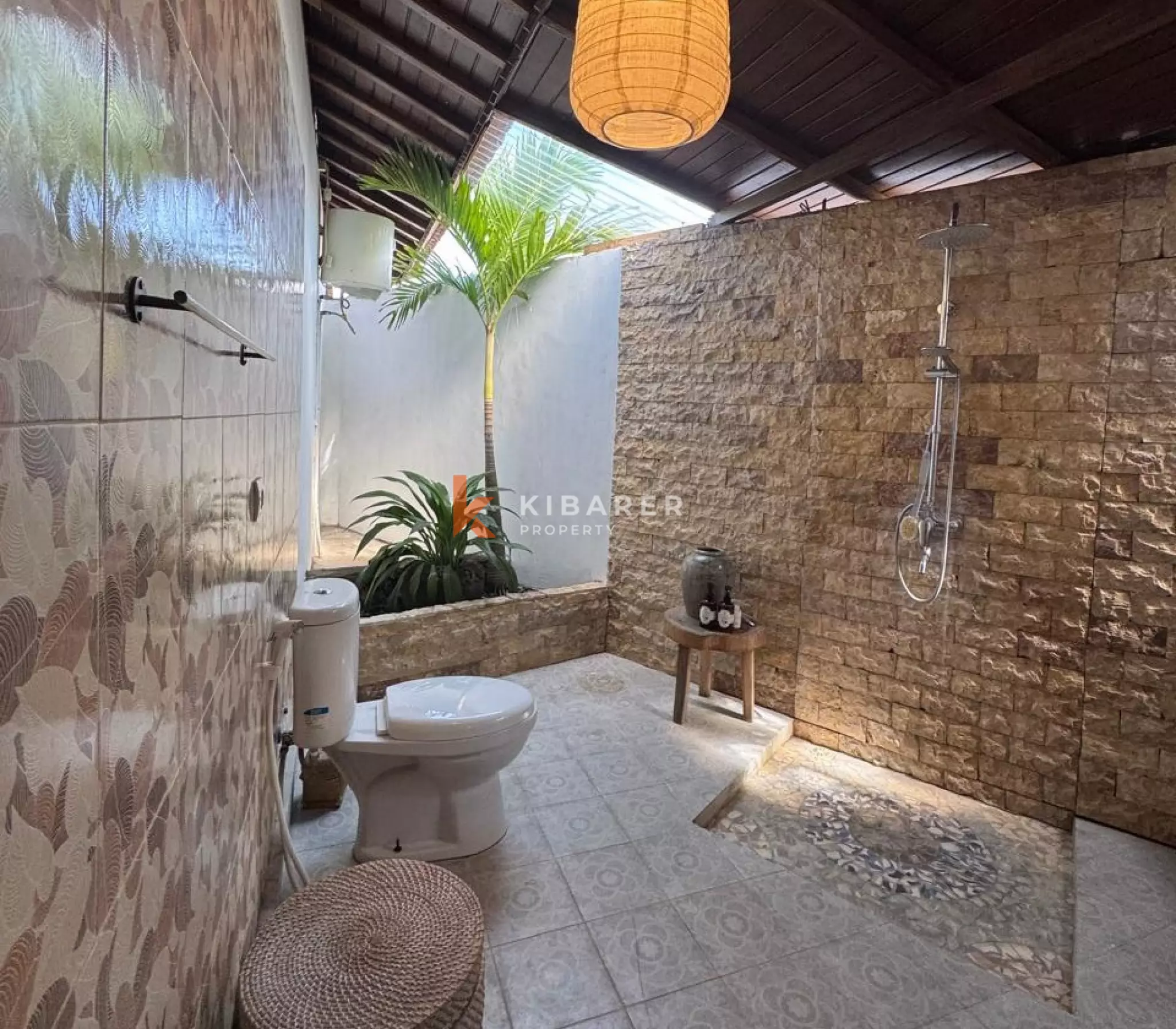 Spacious Three-Bedroom Villa with Private Pool and Enclosed Joglo Living in Canggu — image 15