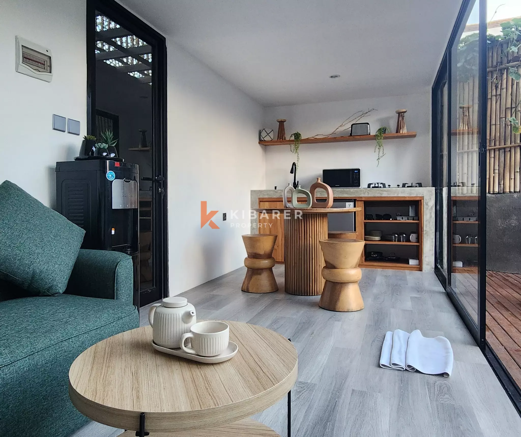 Contemporary One-Bedroom Container-Style Villa with Garden in Canggu — image 4