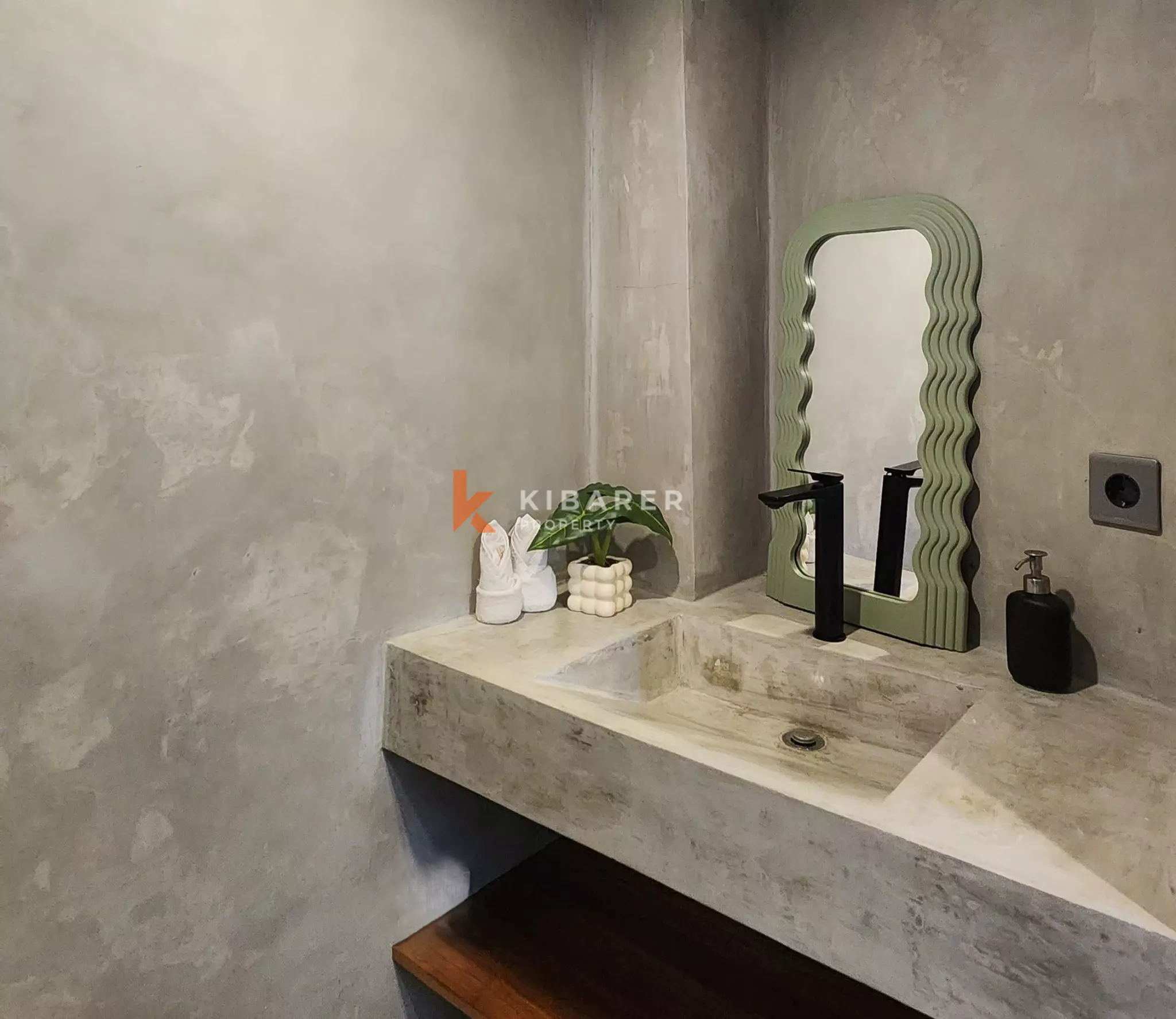 Contemporary One-Bedroom Container-Style Villa with Garden in Canggu — image 13
