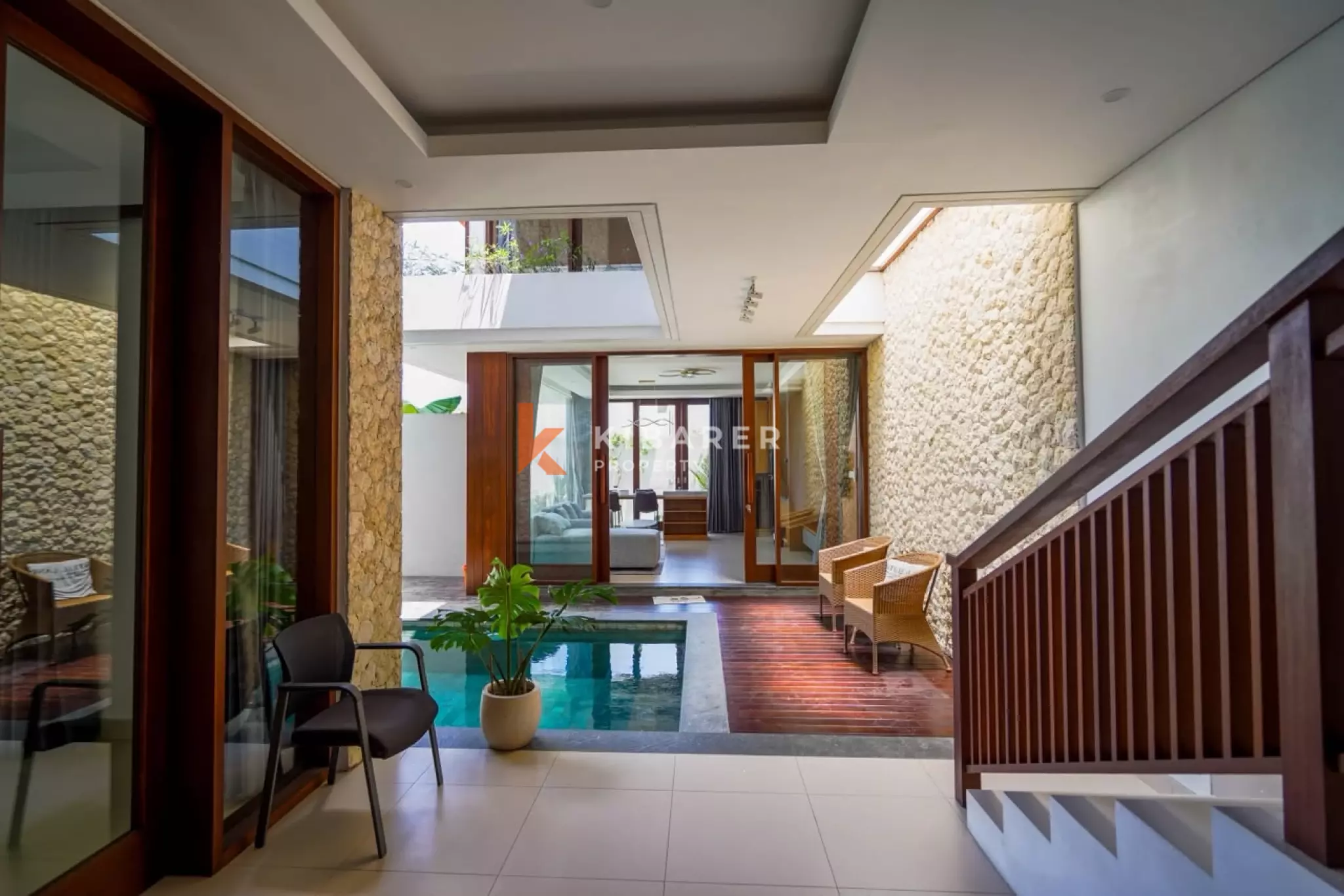 Fully Furnished Three-Bedroom Villa with Enclosed Living Area in Cemagi — image 2