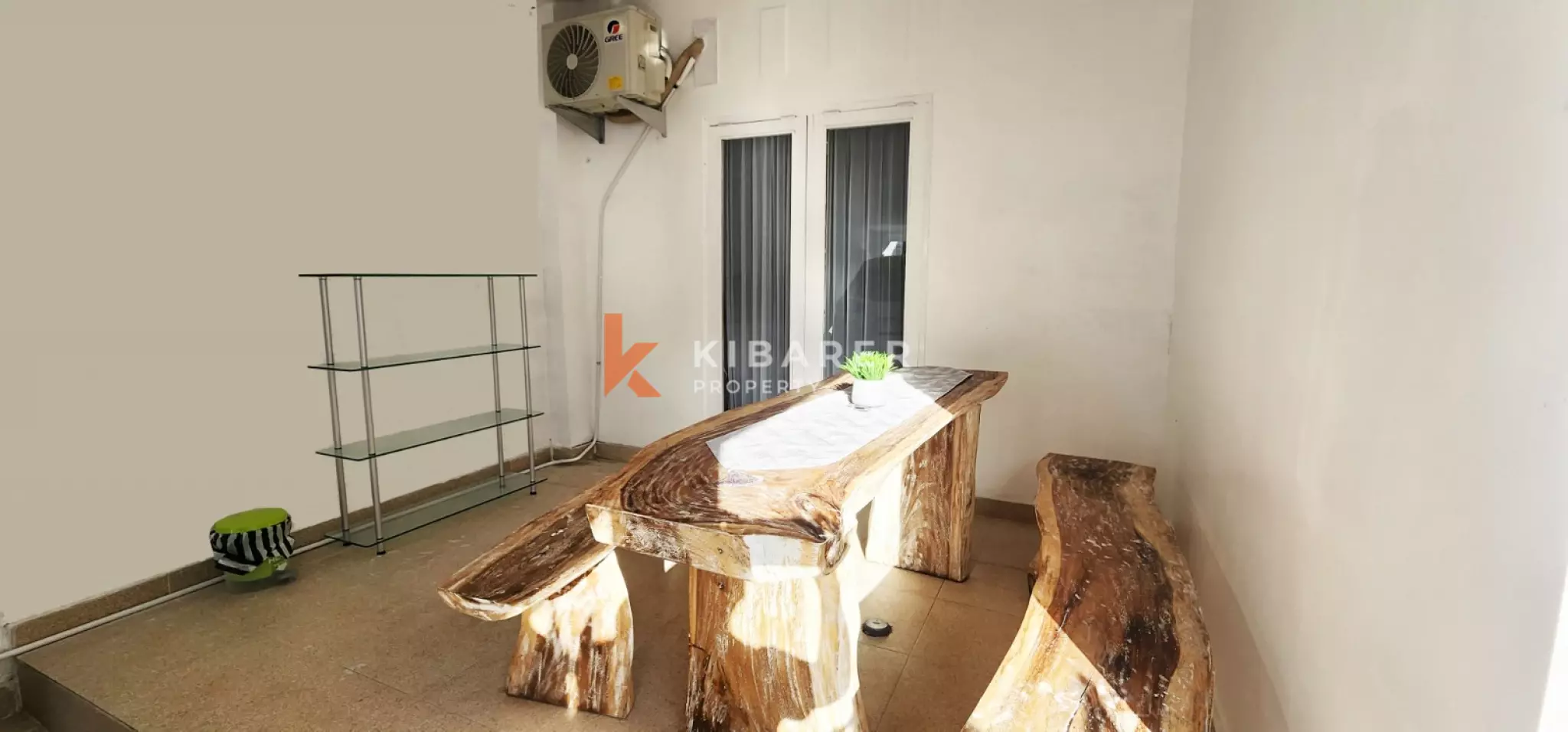 Comfortable Three-Bedroom Villa with Private Pool in Ungasan — image 3