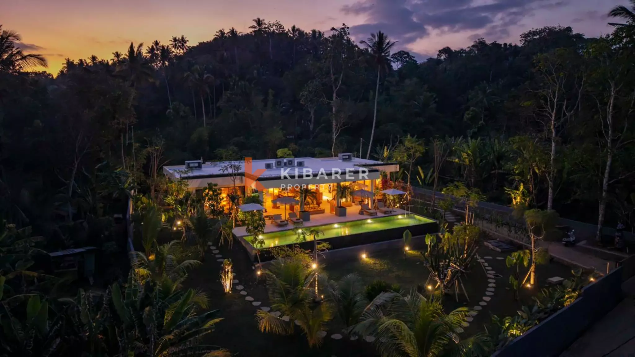 Luxurious Four-Bedroom Tropical Villa with Spacious Private Pool in Tabanan
