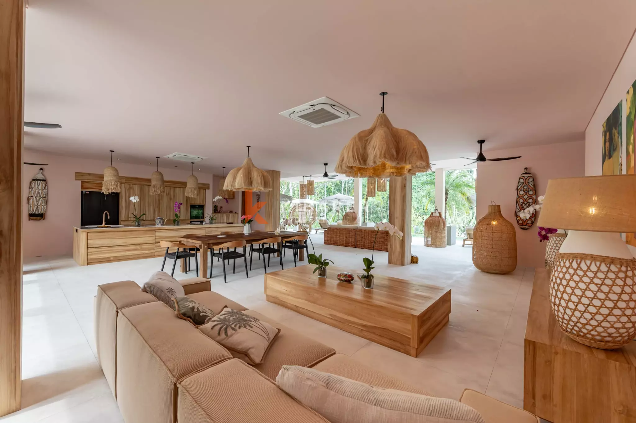 Luxurious Four-Bedroom Tropical Villa with Spacious Private Pool in Tabanan — image 10