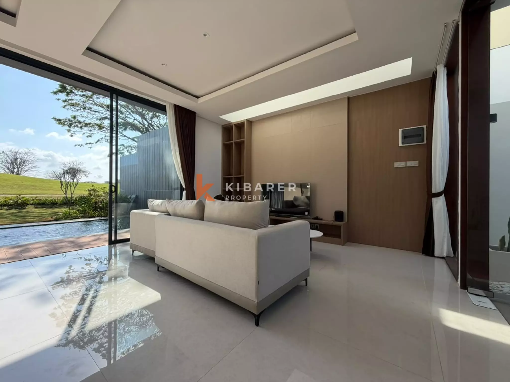 Luxury Three-Bedroom Villa with Private Pool and Golf Course View in Pecatu — image 8