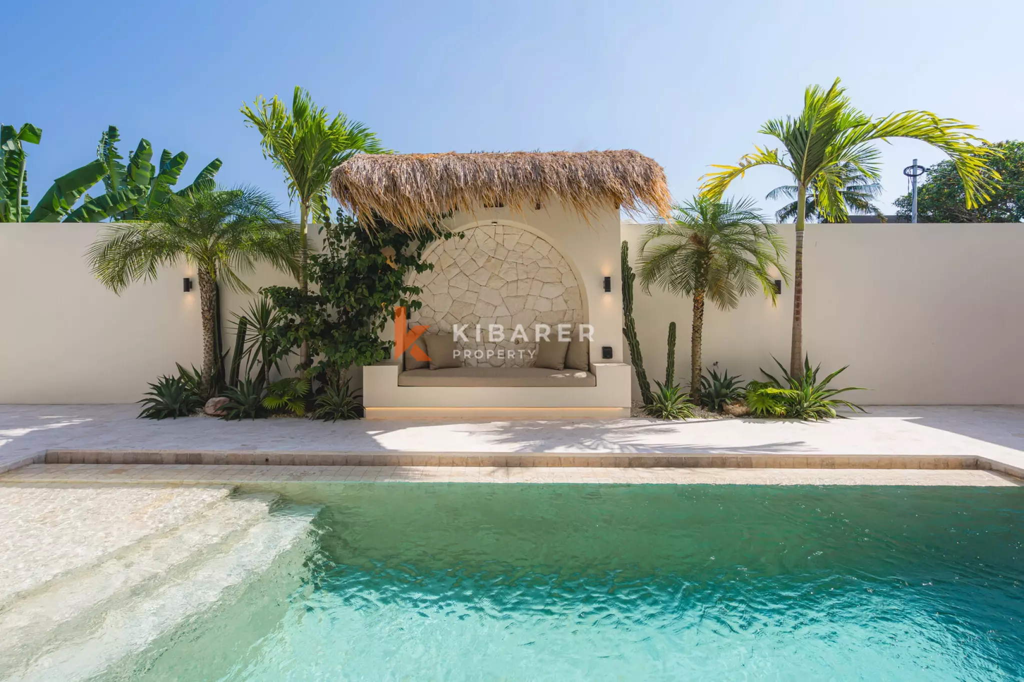 Two-Bedroom Mediterranean Villa with Wellness Area and Rooftop in Munggu — image 4