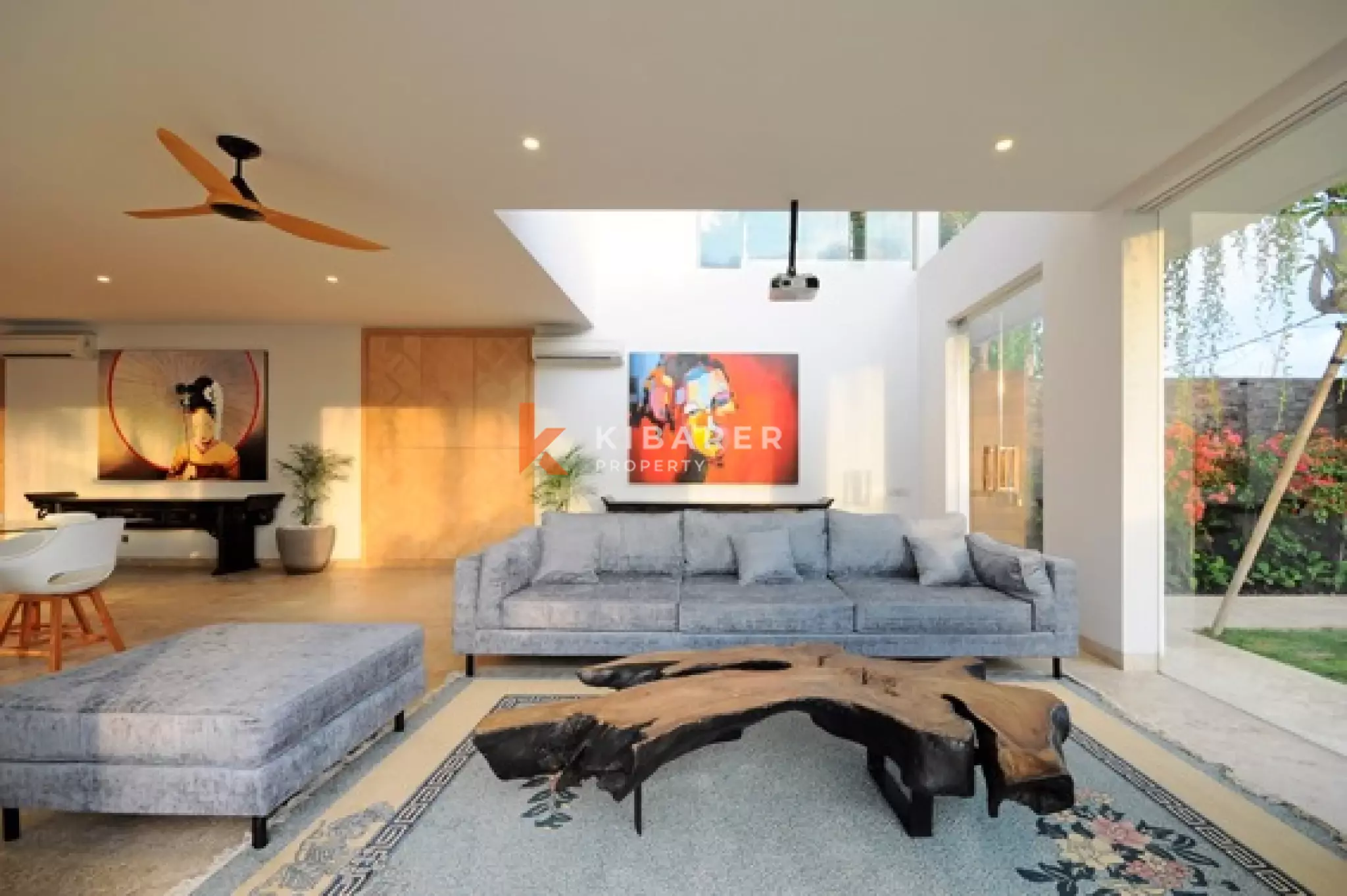 Modern Five-Bedroom Villa with Spacious Rooftop in Canggu — image 15