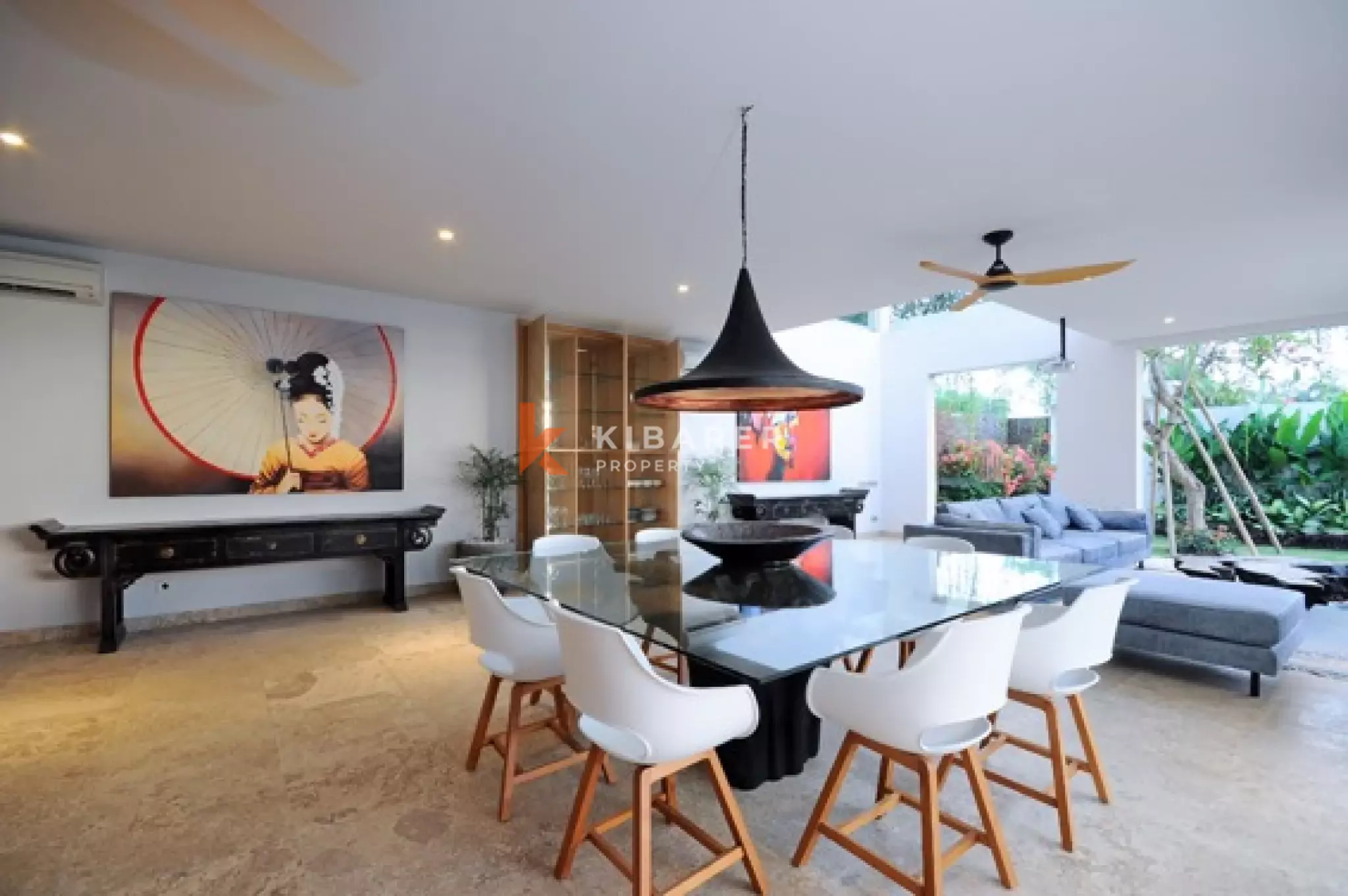 Modern Five-Bedroom Villa with Spacious Rooftop in Canggu — image 12