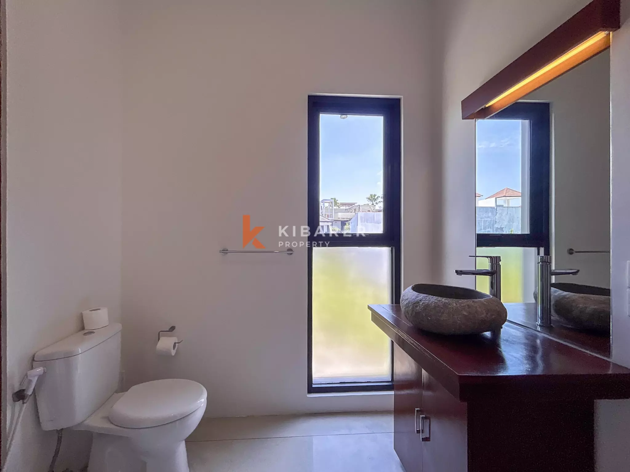 Contemporary Three-Bedroom Residential Villa in Seminyak — image 16