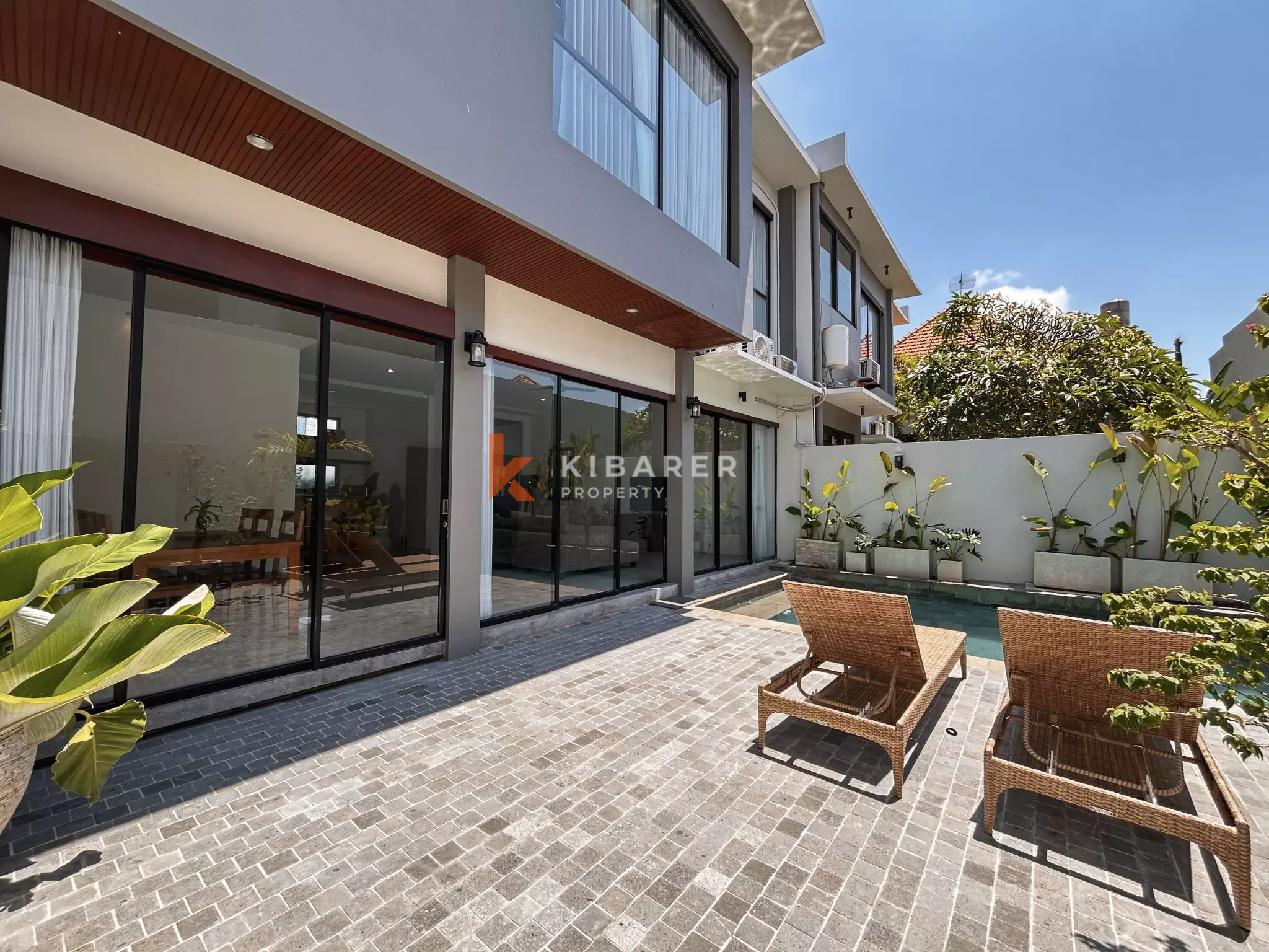 Contemporary Three-Bedroom Residential Villa in Seminyak — image 2