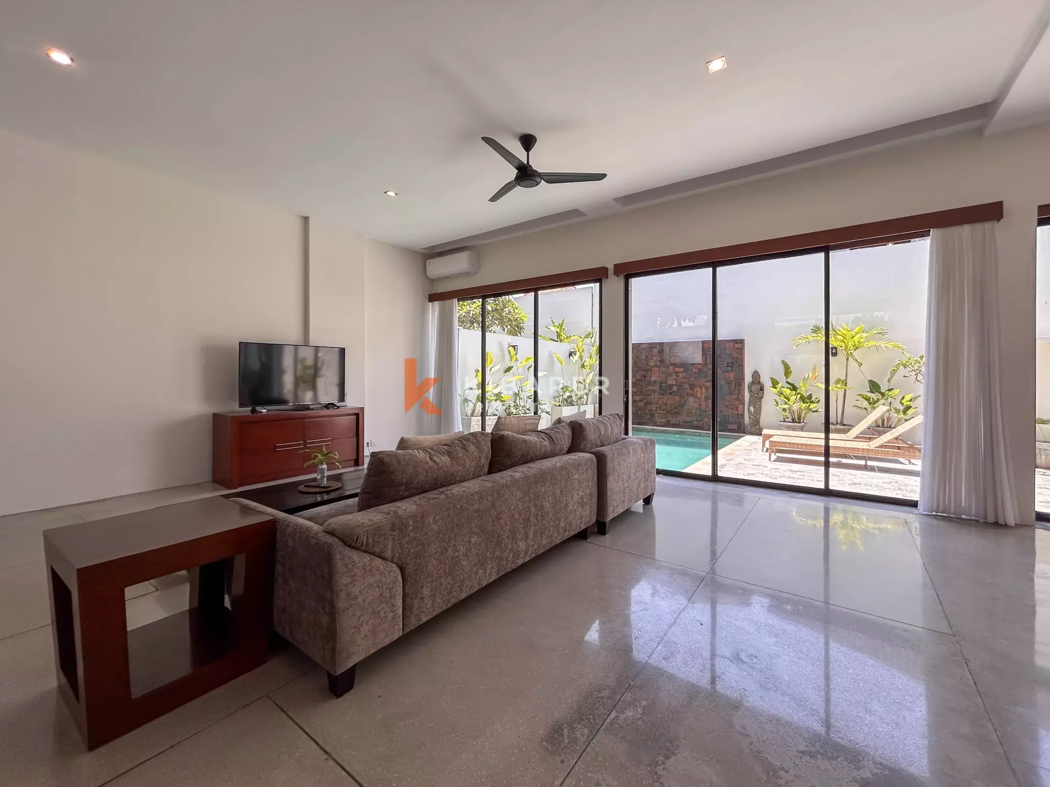 Contemporary Three-Bedroom Residential Villa in Seminyak — image 8