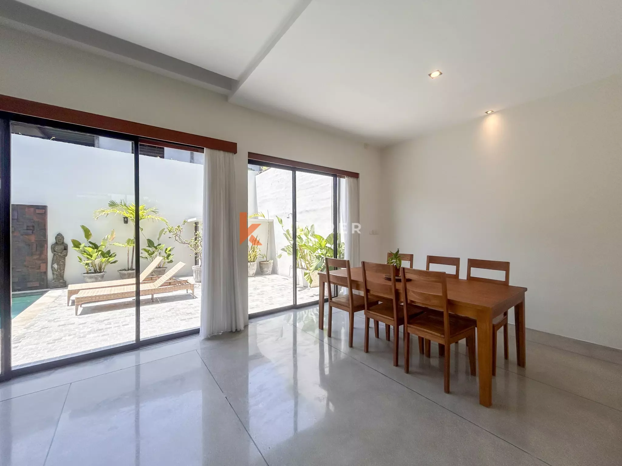 Contemporary Three-Bedroom Residential Villa in Seminyak — image 11