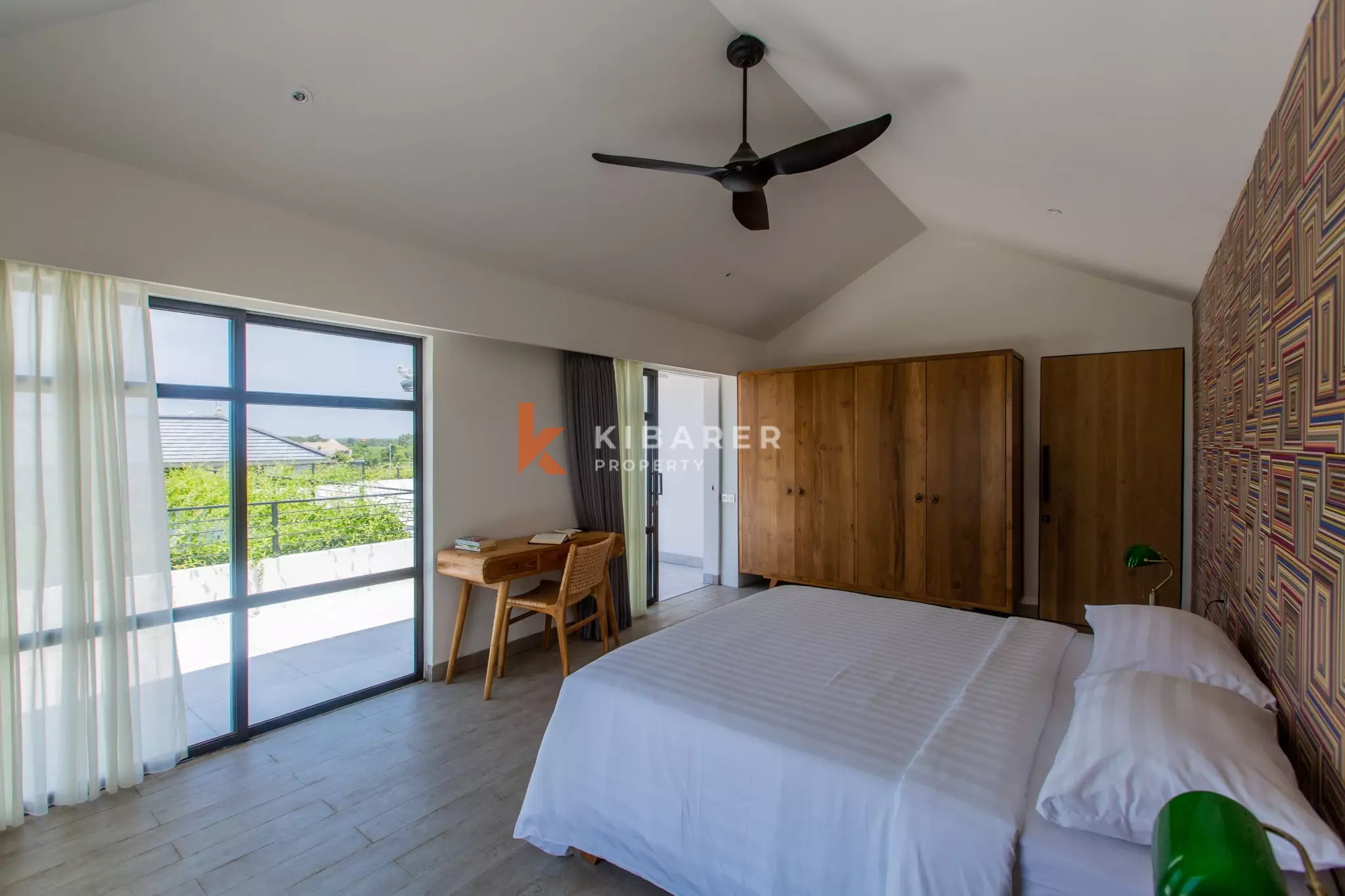Contemporary Luxury Five-Bedroom Villa with Spacious Pool in Canggu — image 16
