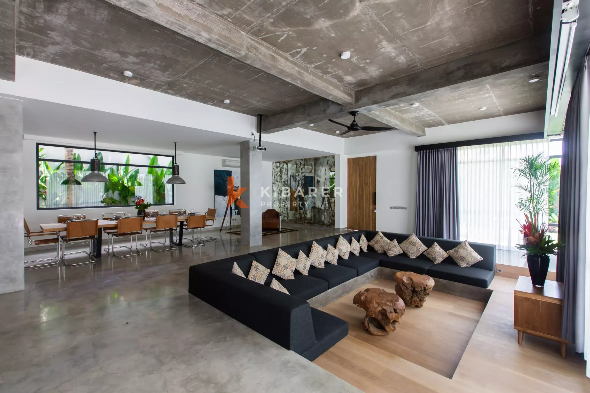 Contemporary Luxury Five-Bedroom Villa with Spacious Pool in Canggu — image 5