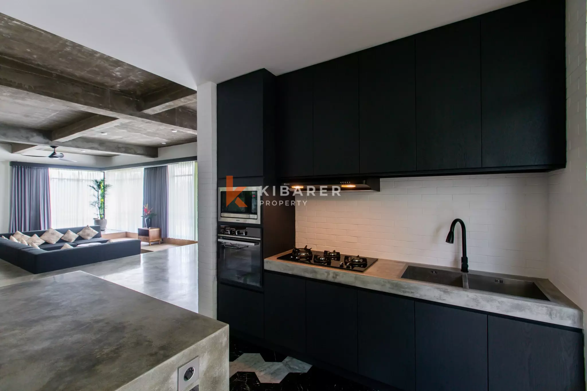 Contemporary Luxury Five-Bedroom Villa with Spacious Pool in Canggu — image 10