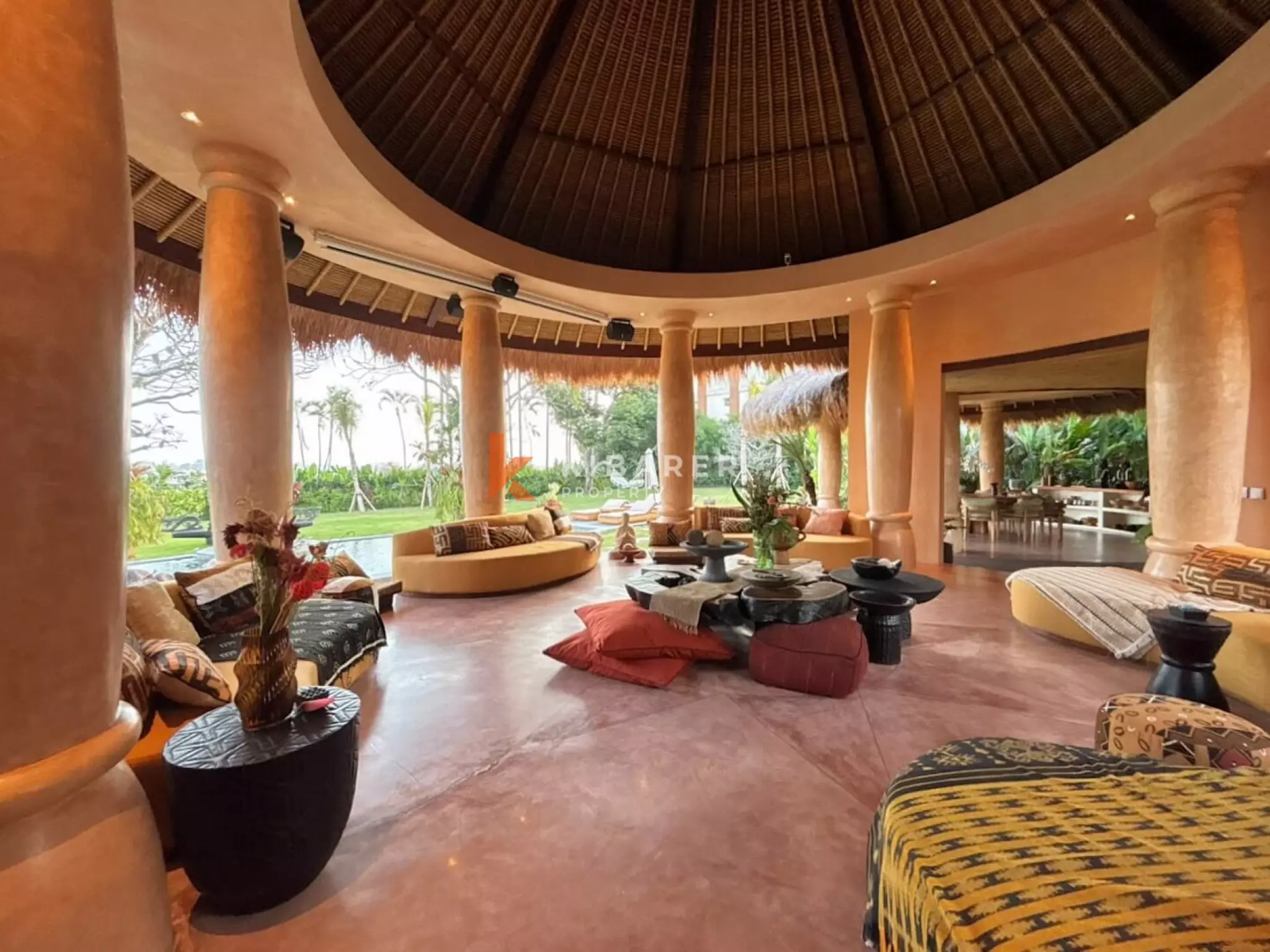 Tropical Residence with Charming Architecture – Five-Bedroom Villa with Spacious Garden in Seseh — image 5