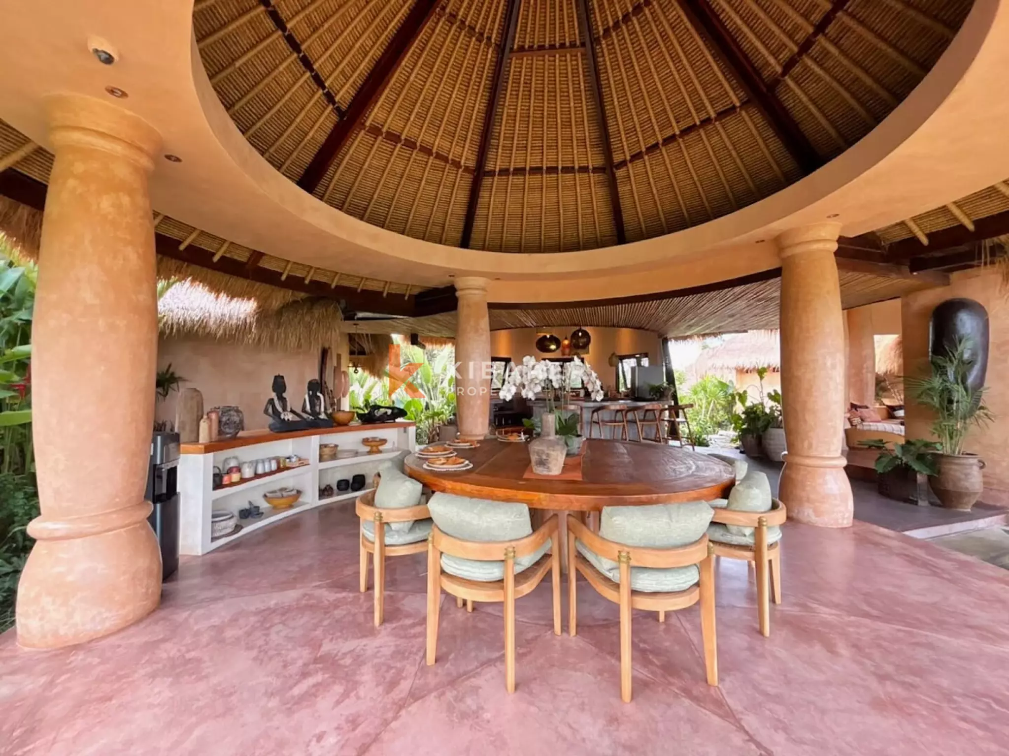 Tropical Residence with Charming Architecture – Five-Bedroom Villa with Spacious Garden in Seseh — image 8