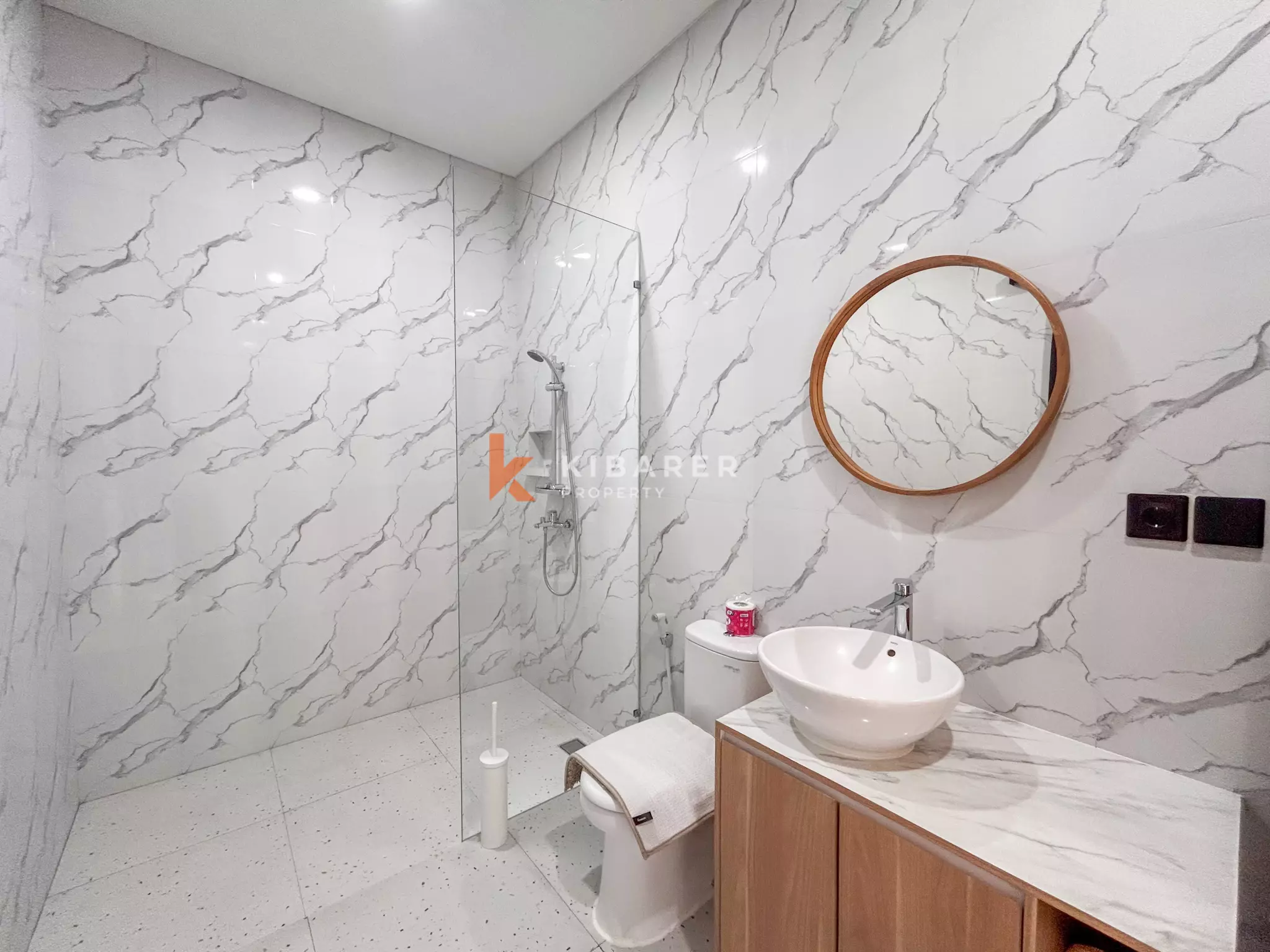 Charming Modern Two-Bedroom Villa with Swimming Pool in Padonan — image 9