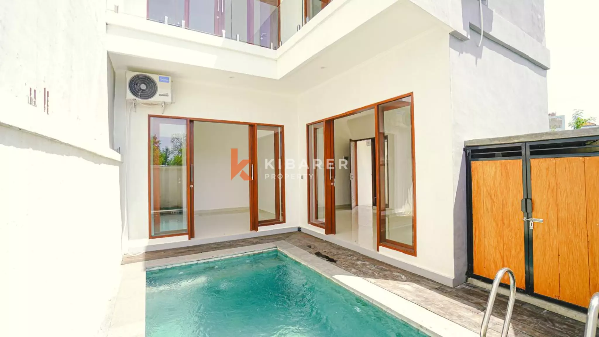 Unfurnished Three-Bedroom Contemporary Villa for Rent in Munggu — image 1
