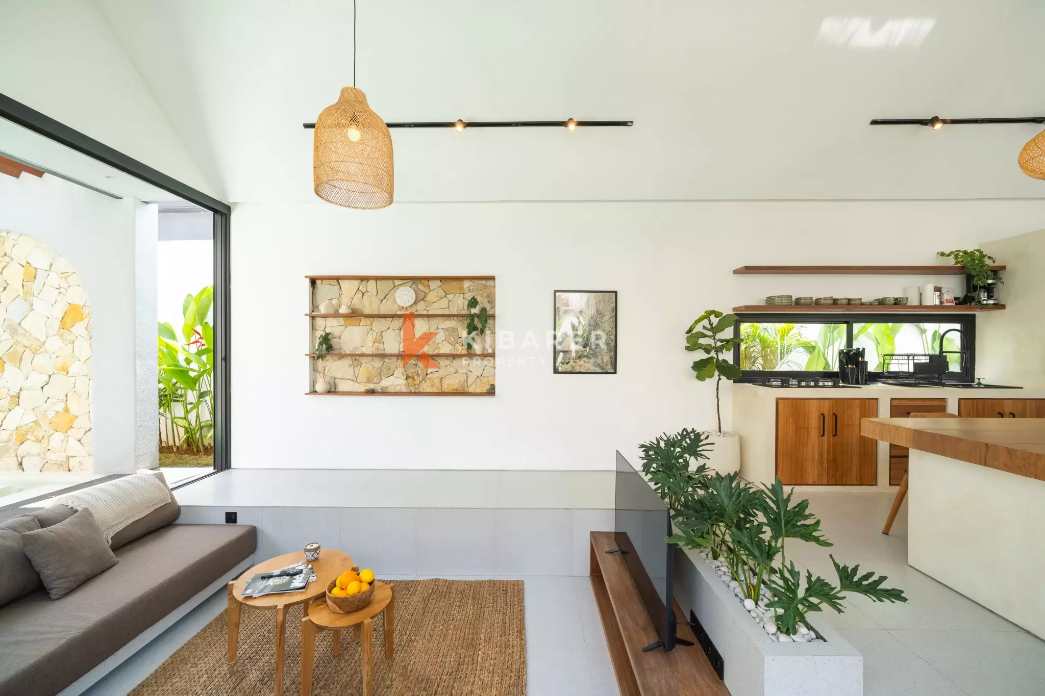 Stylish Two-Bedroom Villa with Private Pool in Tabanan — image 9