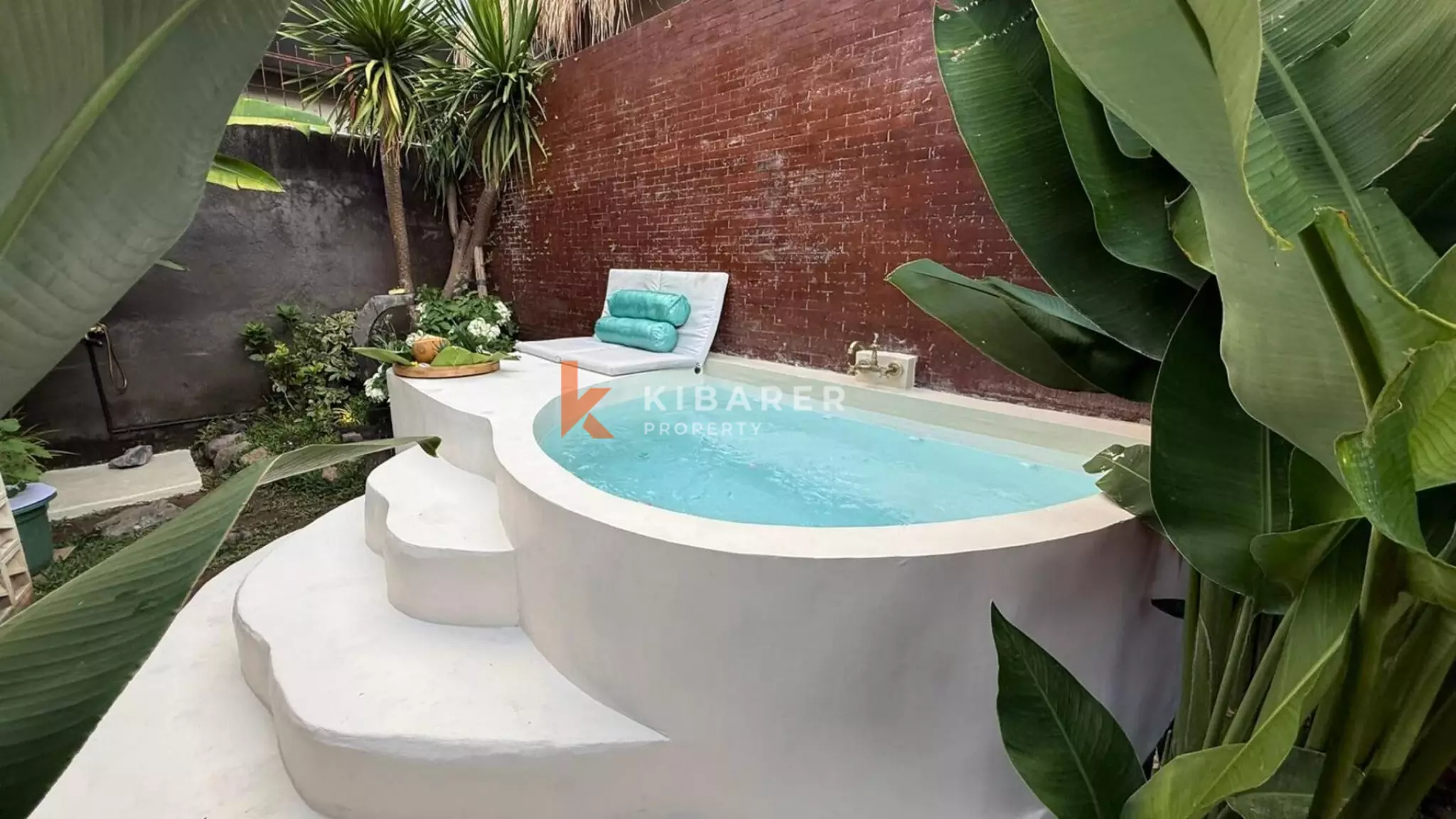 Tropical Five-Bedroom Villa with Private Jacuzzi in Kayu Tulang — image 11