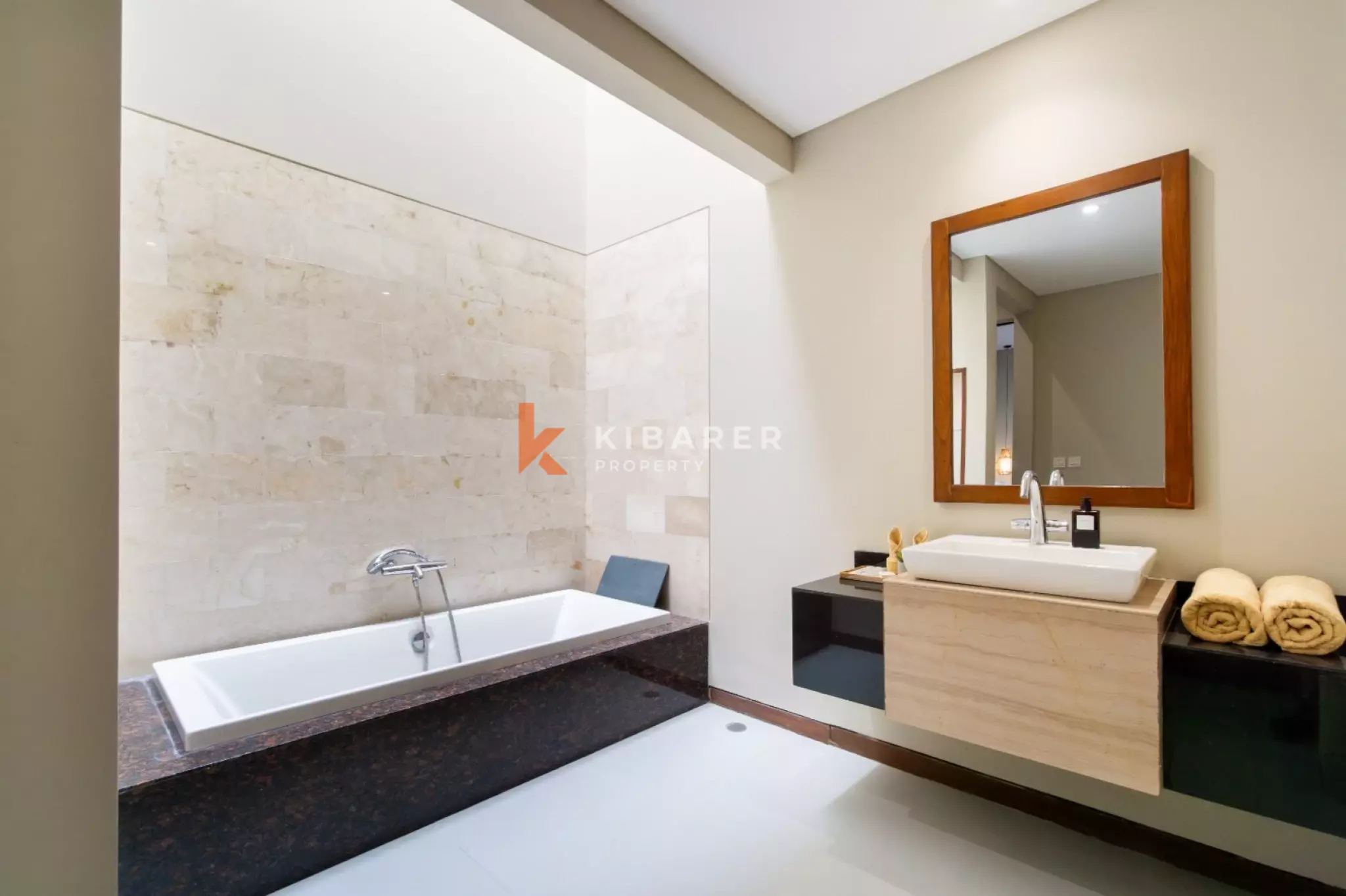 Three-Bedroom Villa with Beautiful Furnishings in Kerobokan — image 7