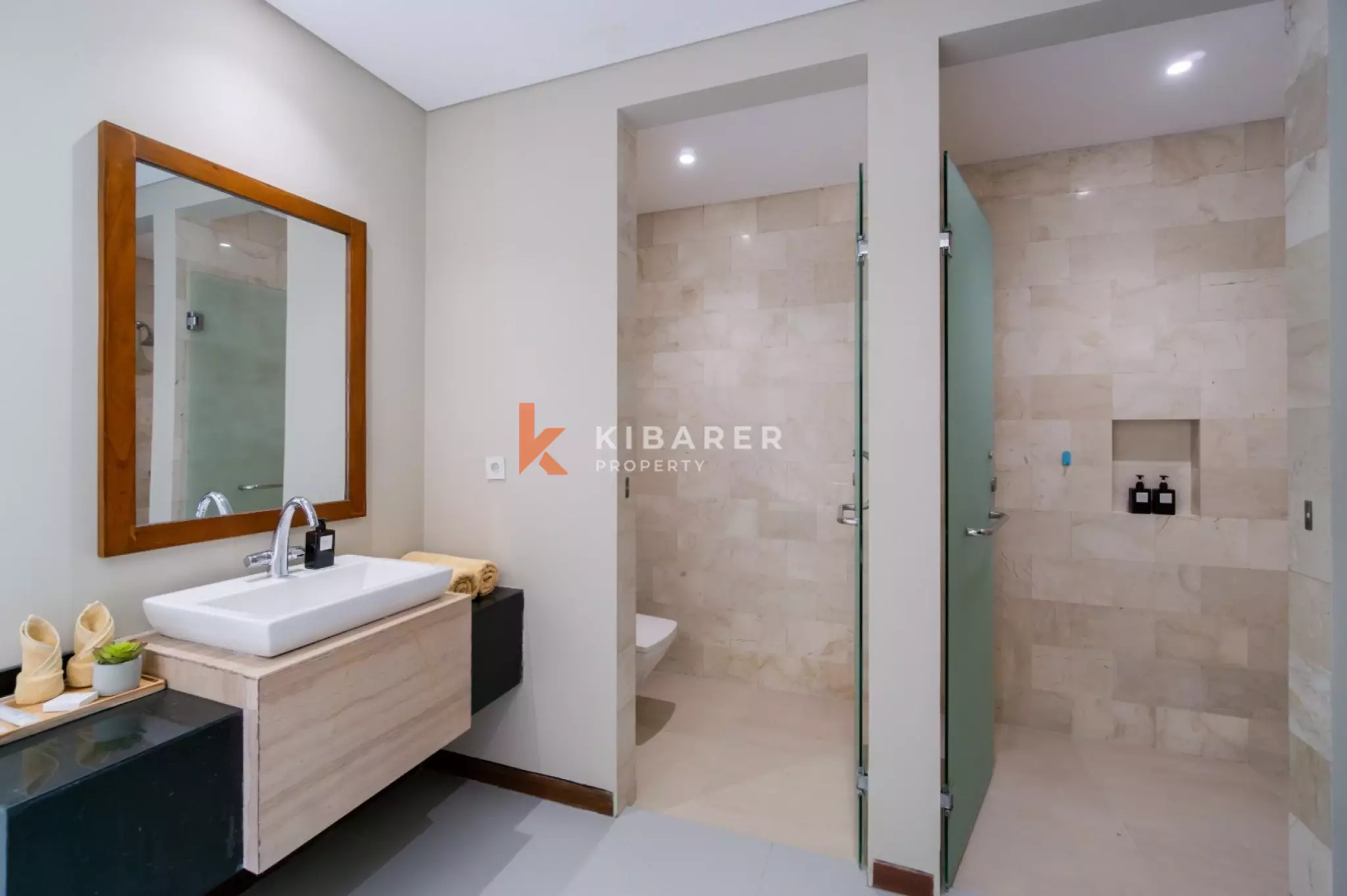 Three-Bedroom Villa with Beautiful Furnishings in Kerobokan — image 8
