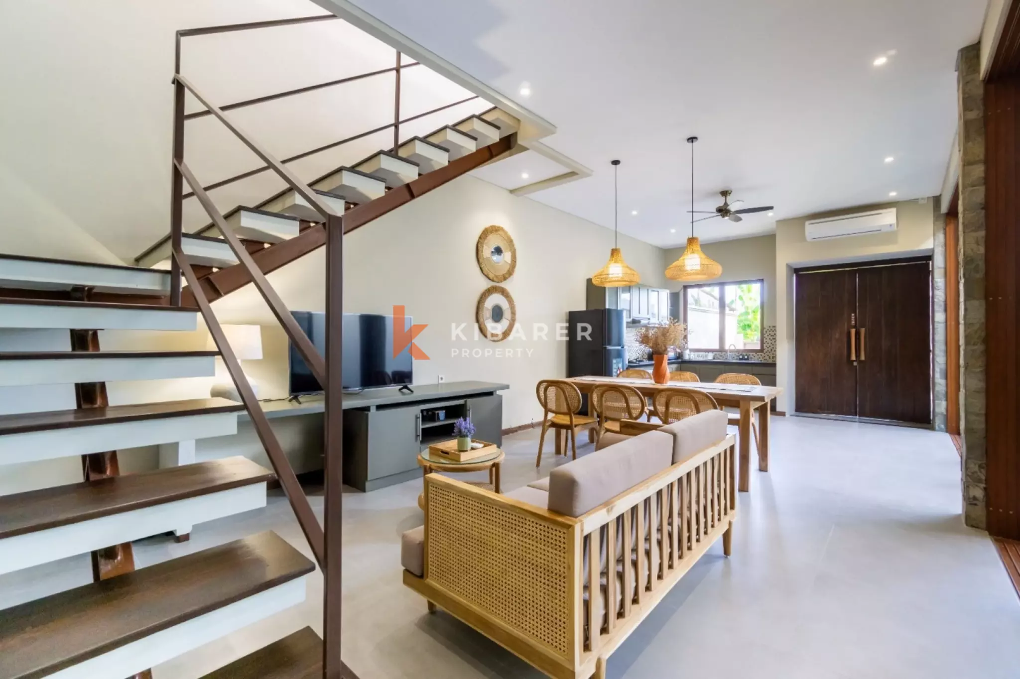 Three-Bedroom Villa with Beautiful Furnishings in Kerobokan — image 5