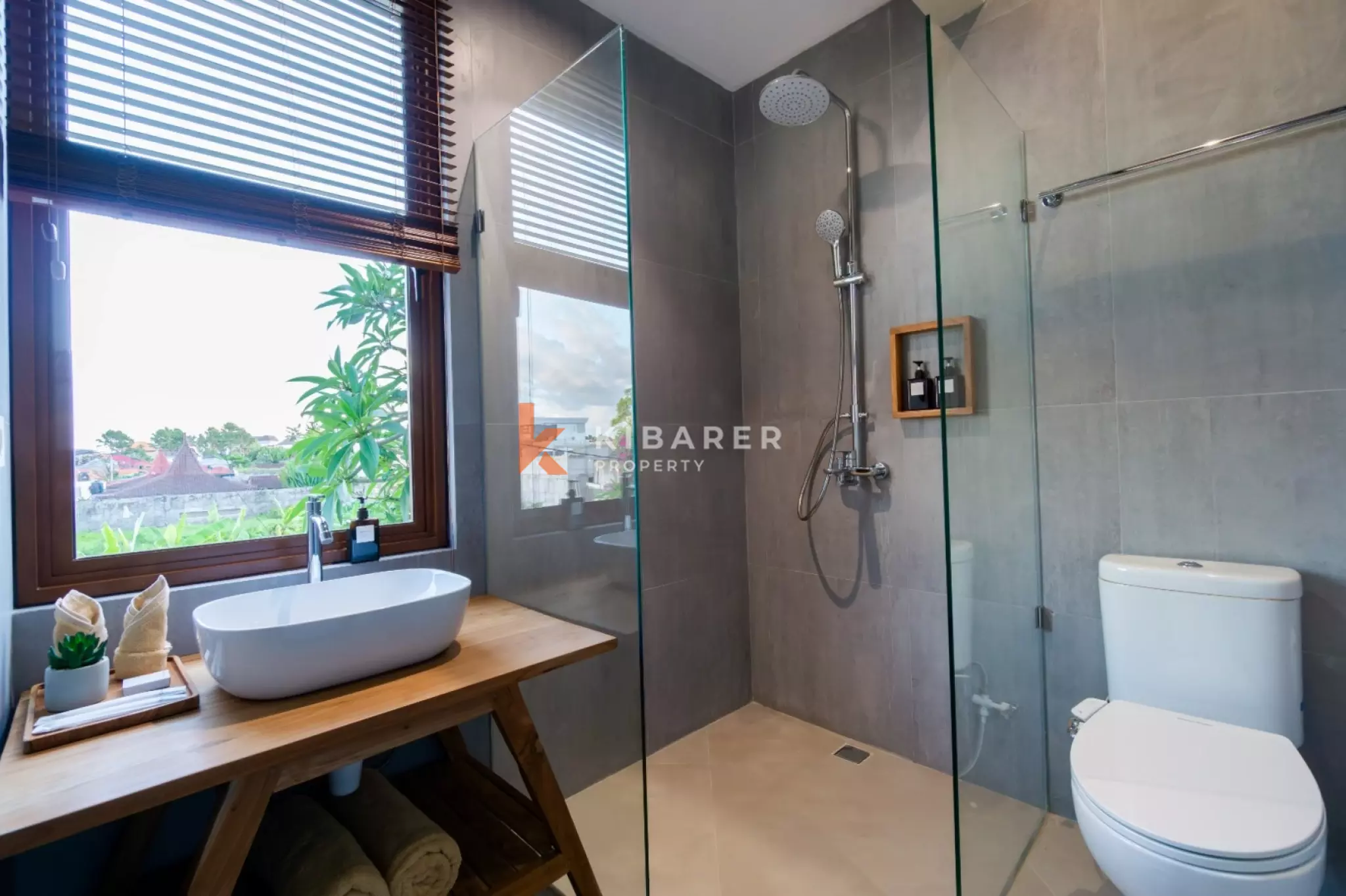 Three-Bedroom Villa with Beautiful Furnishings in Kerobokan — image 19