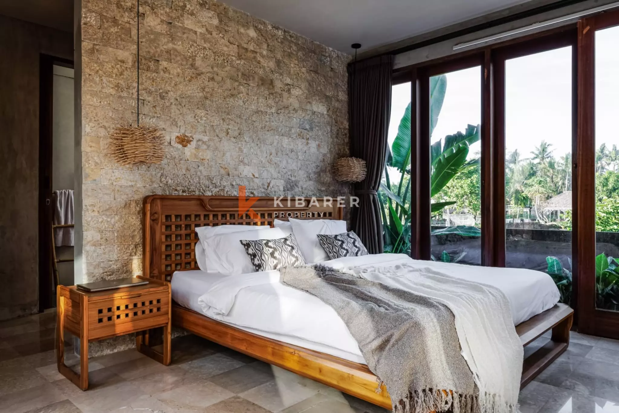 Elegant Four-Bedroom Villa with Private Pool in Cemagi — image 11