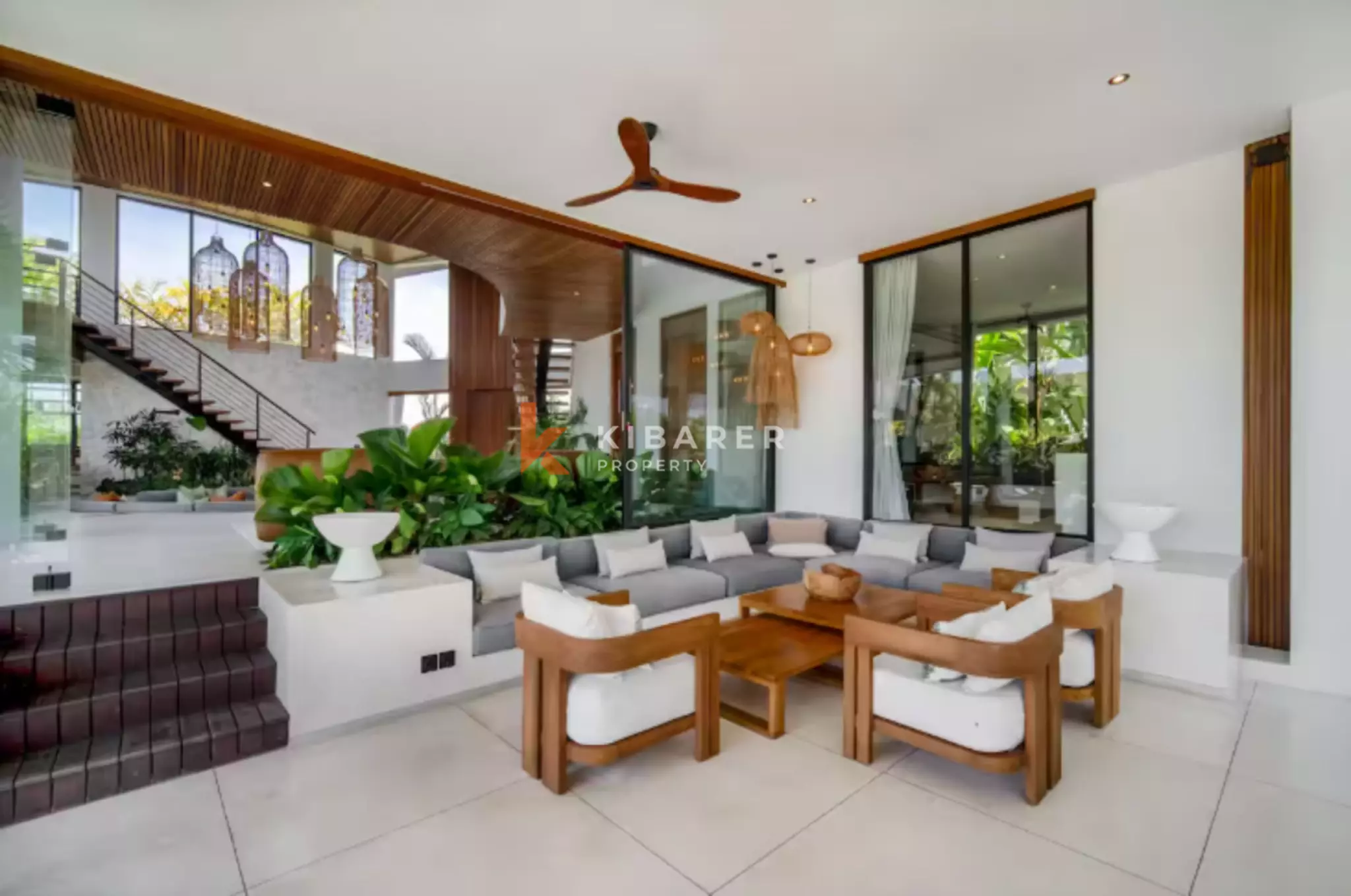 Luxury Residence with Garden – Five-Bedroom Villa in Tumbak Bayuh — image 7