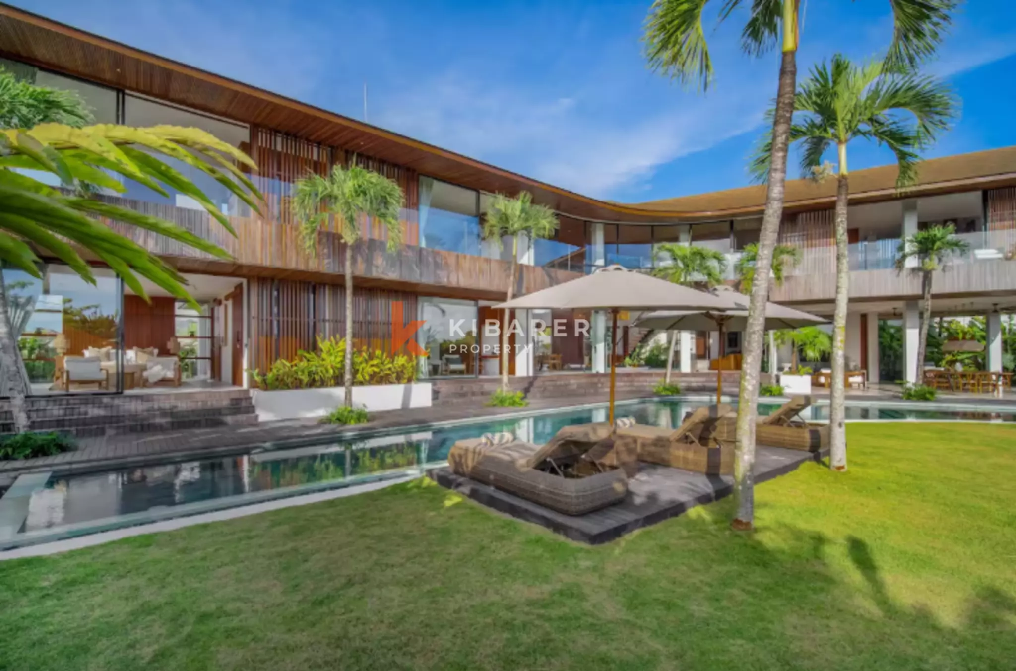 Luxury Residence with Garden – Five-Bedroom Villa in Tumbak Bayuh — image 19