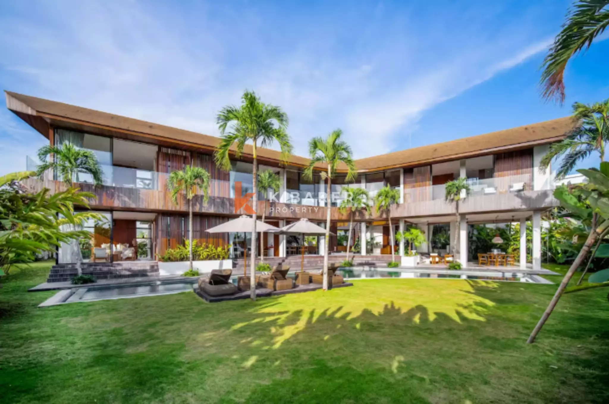 Luxury Residence with Garden – Five-Bedroom Villa in Tumbak Bayuh — image 2