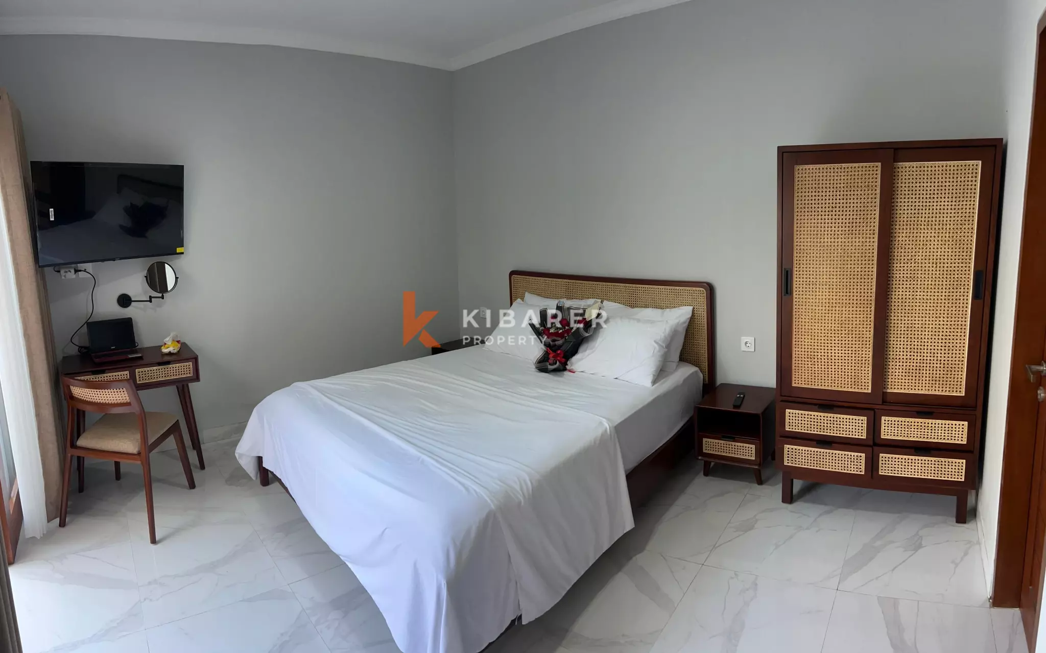 Tropical Three-Bedroom Villa with Open Living Room and Private Pool in Sanur — image 8