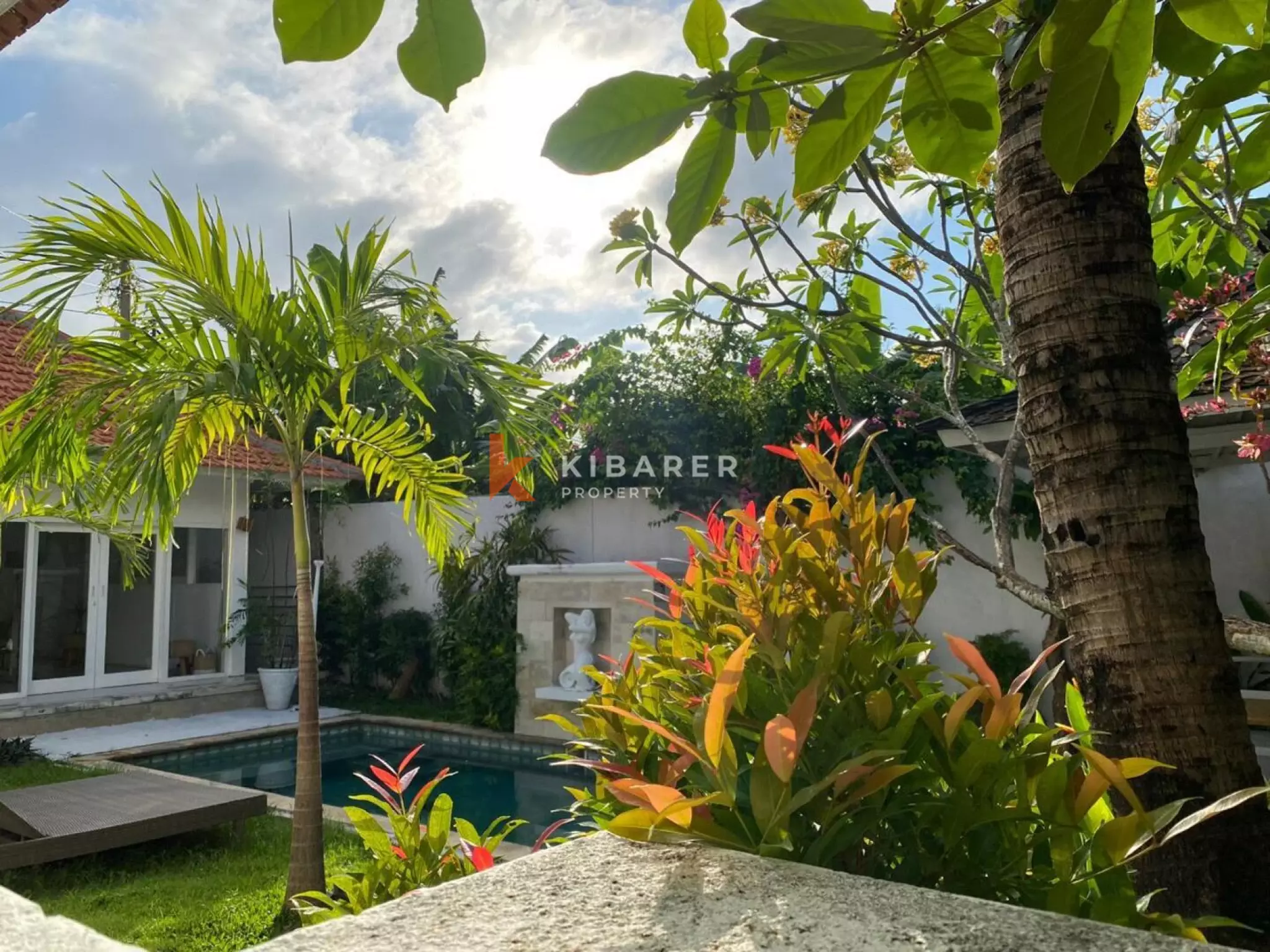 Perfect Blend of Garden and Residence – Three-Bedroom Villa in Kerobokan — image 9