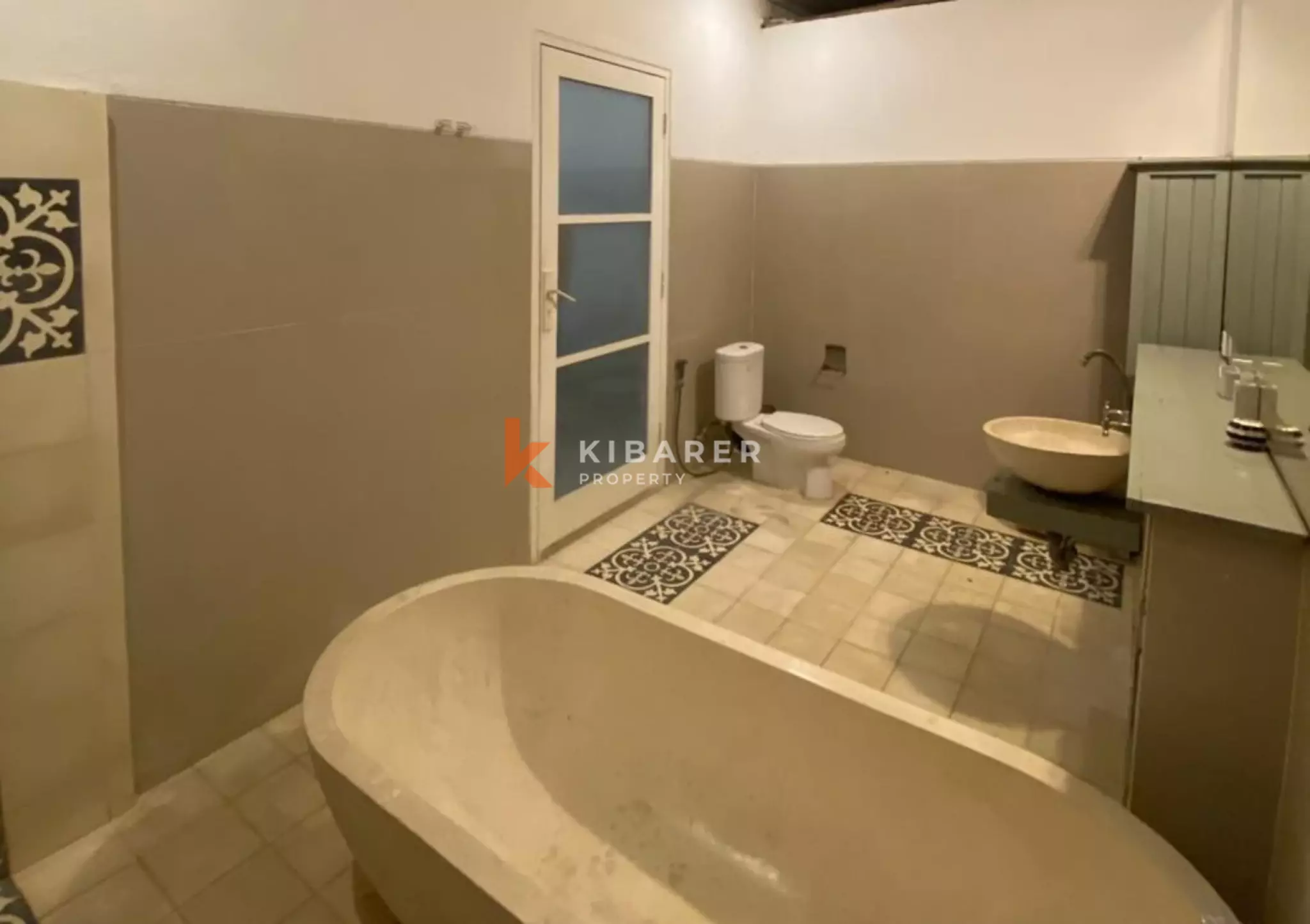 Perfect Blend of Garden and Residence – Three-Bedroom Villa in Kerobokan — image 15