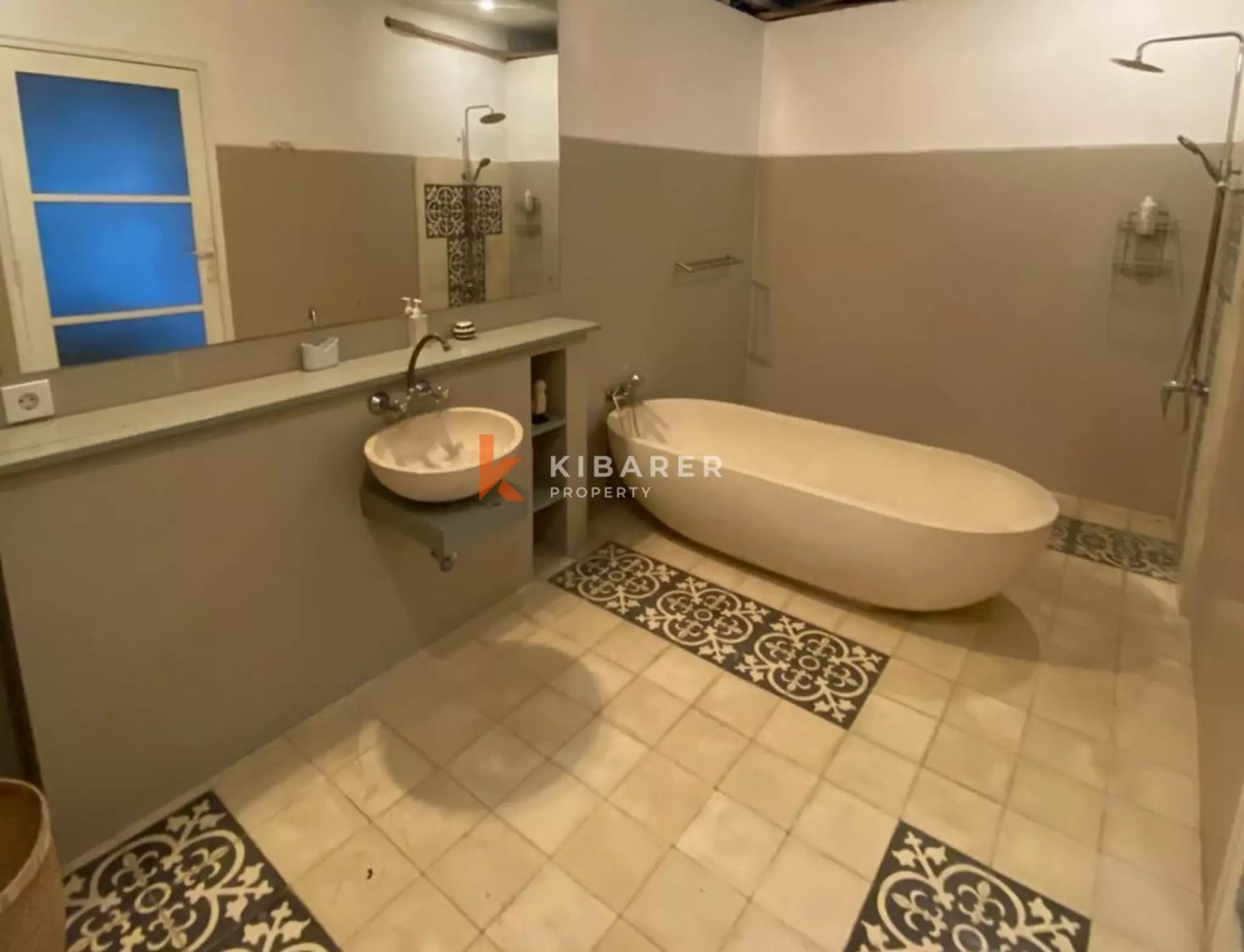 Perfect Blend of Garden and Residence – Three-Bedroom Villa in Kerobokan — image 13