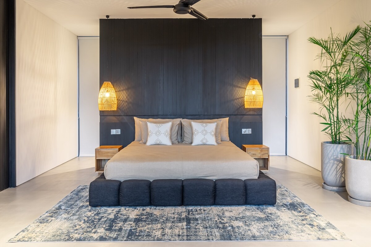 The Continental Estate — 8BR Villa Rental in Seminyak — image 3