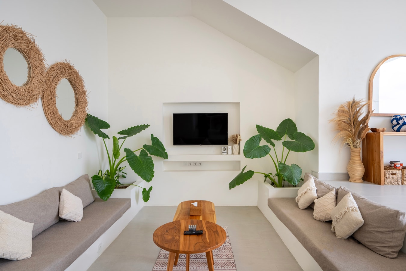 Casa Fiori - Paddies and Ocean View Villa, Kedungu in Tabanan, Bali — image 7