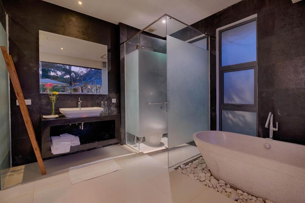 Homely Tropical Nest 3 Bedroom Private Villa in Canggu — image 3