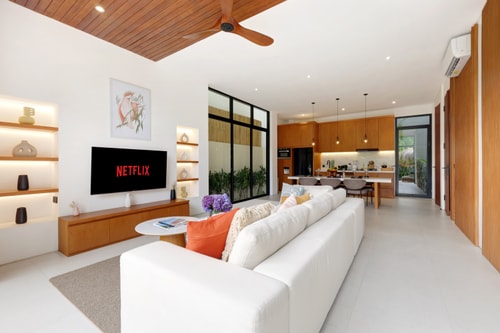 Comfort Stylish 3BR Villa w/ Rooftop & Pool, Canggu in Canggu, Bali — image 1