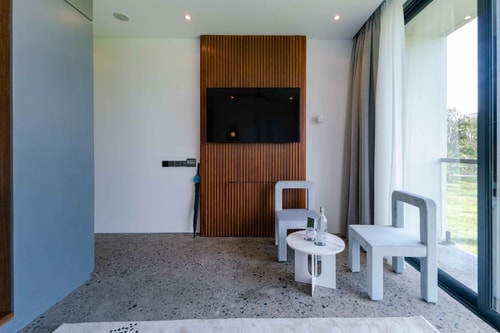 Stylish One-Bedroom Suite in Nuanu, Canggu in Canggu, Bali — image 12