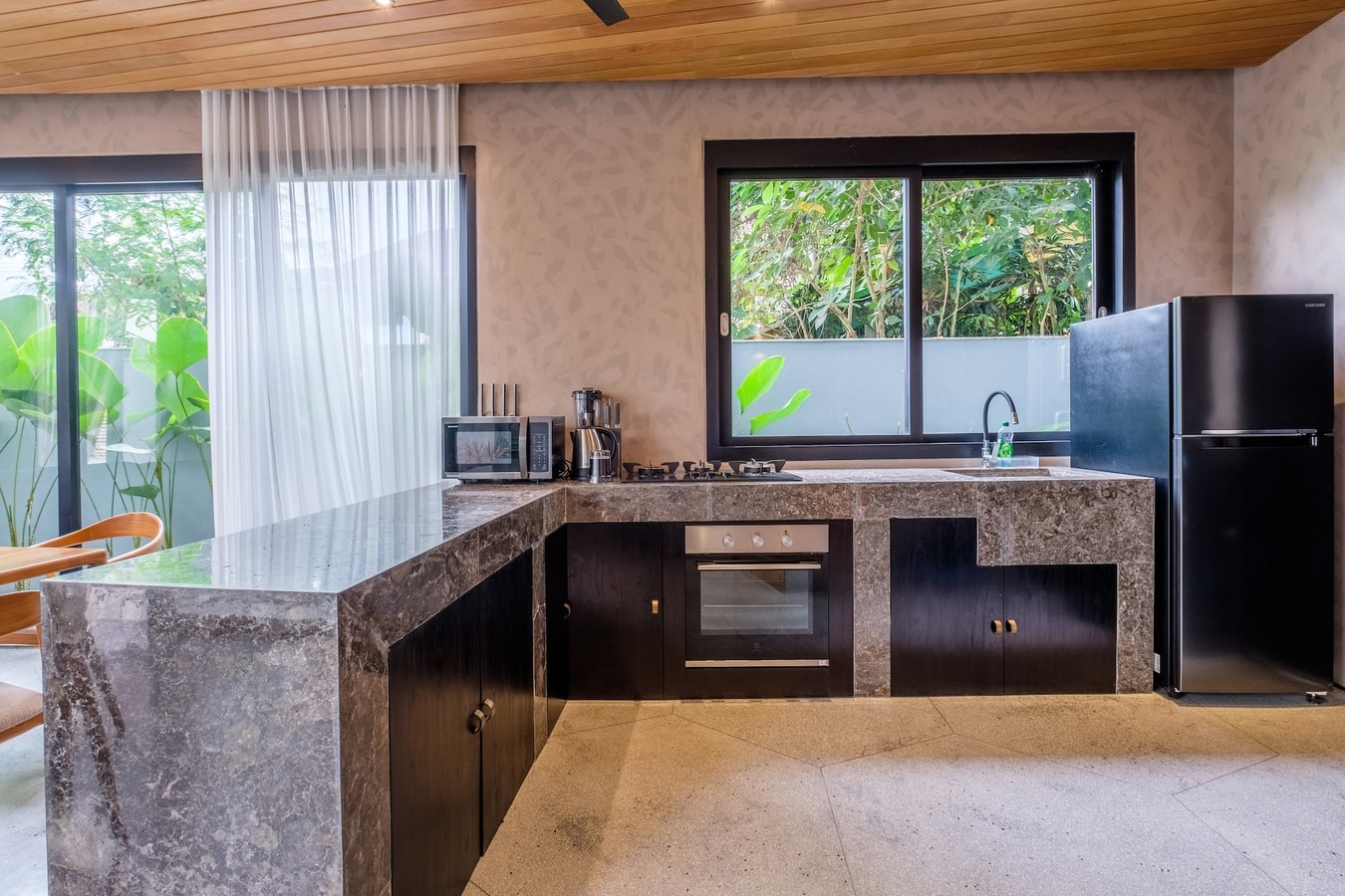 3BR Serene Family Villa | Near Batu Bolong Beach in Canggu, Bali — image 9