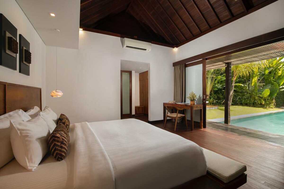 Luxe Surf Retreat 3 Bedroom Private Villa in Canggu — image 3