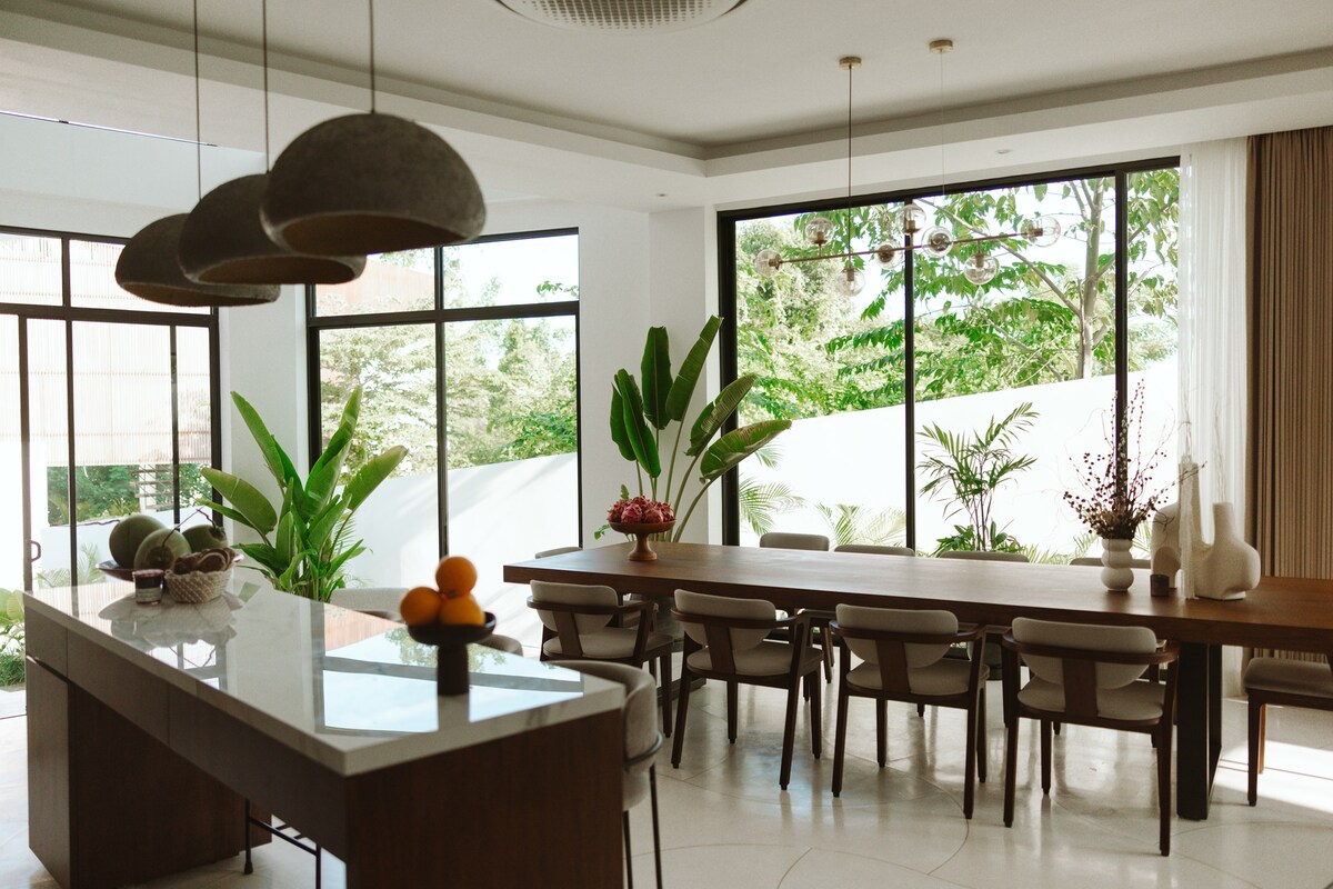 Lush Riverside Estate 5 Bedroom Private Villa in Canggu — image 1