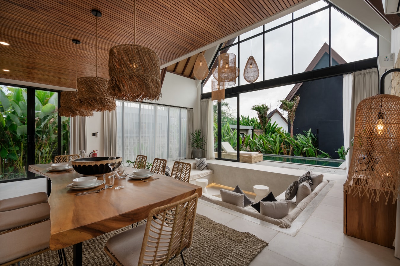 Tukad Hut - 2BR Rustic Villa with Pool, Near Cafés in Dalung, Bali — image 19